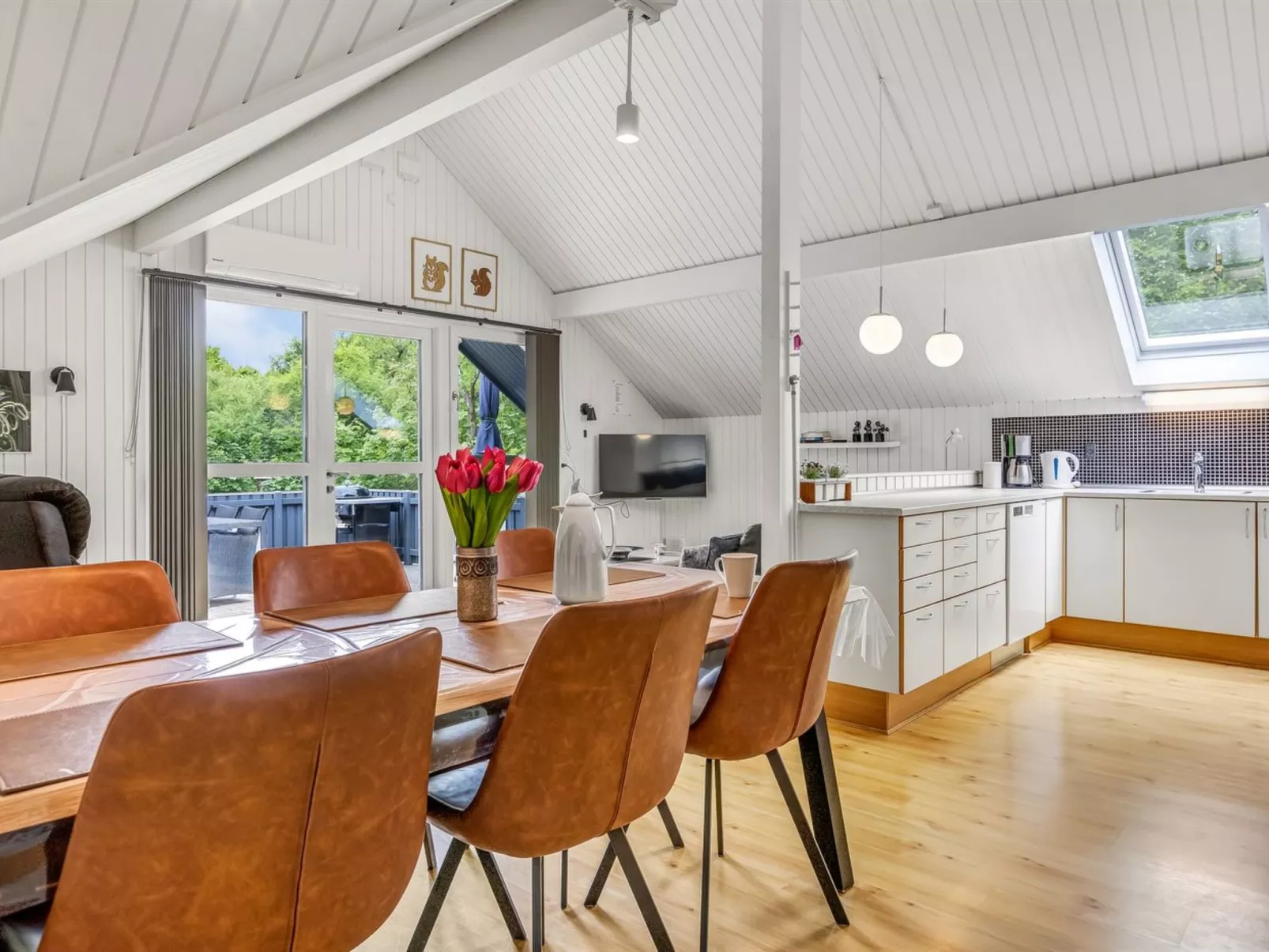 "Asulf" - 31km from the sea-Binnen