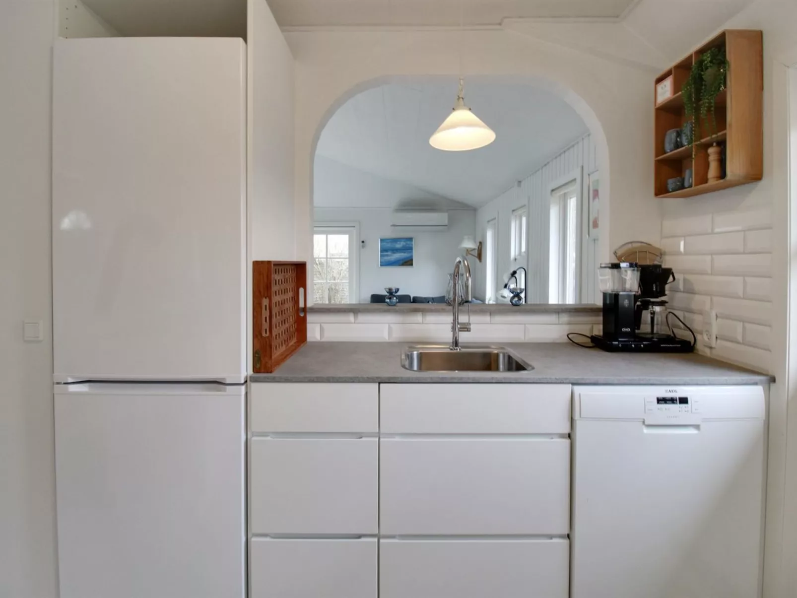 "Aila" - 1.4km from the sea-Binnen