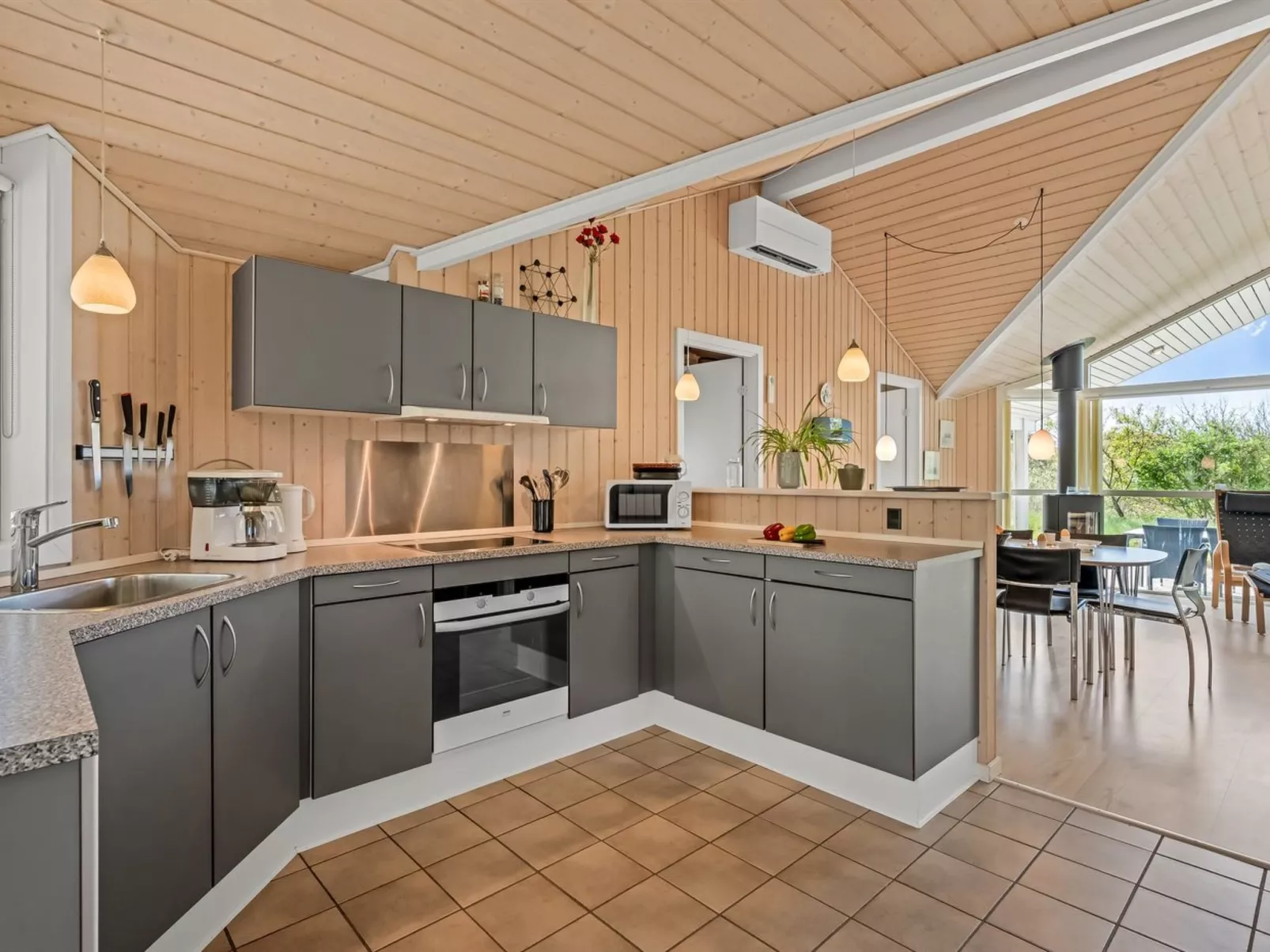 "Dagny" - 300m from the sea-Binnen