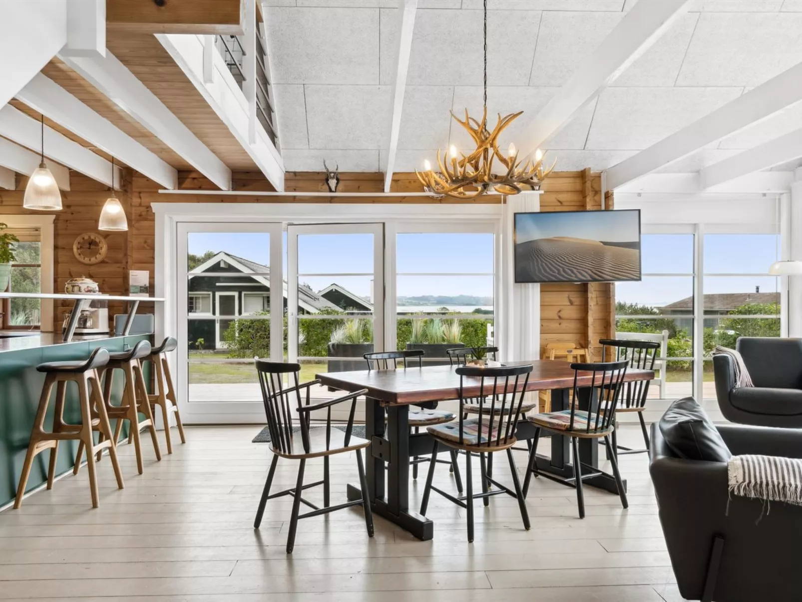 "Ginnie" - 300m from the sea-Binnen