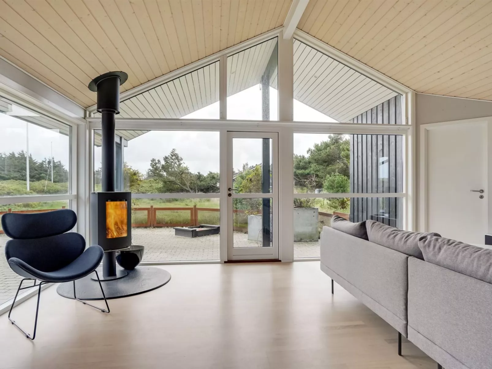 "Illona" -  from the sea-Binnen