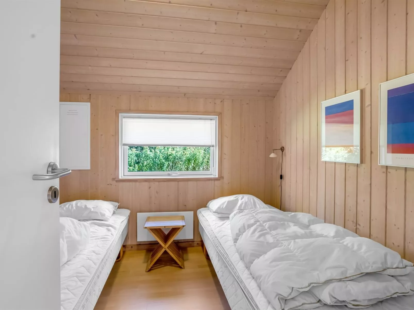 "Enid" - 700m from the sea-Binnen