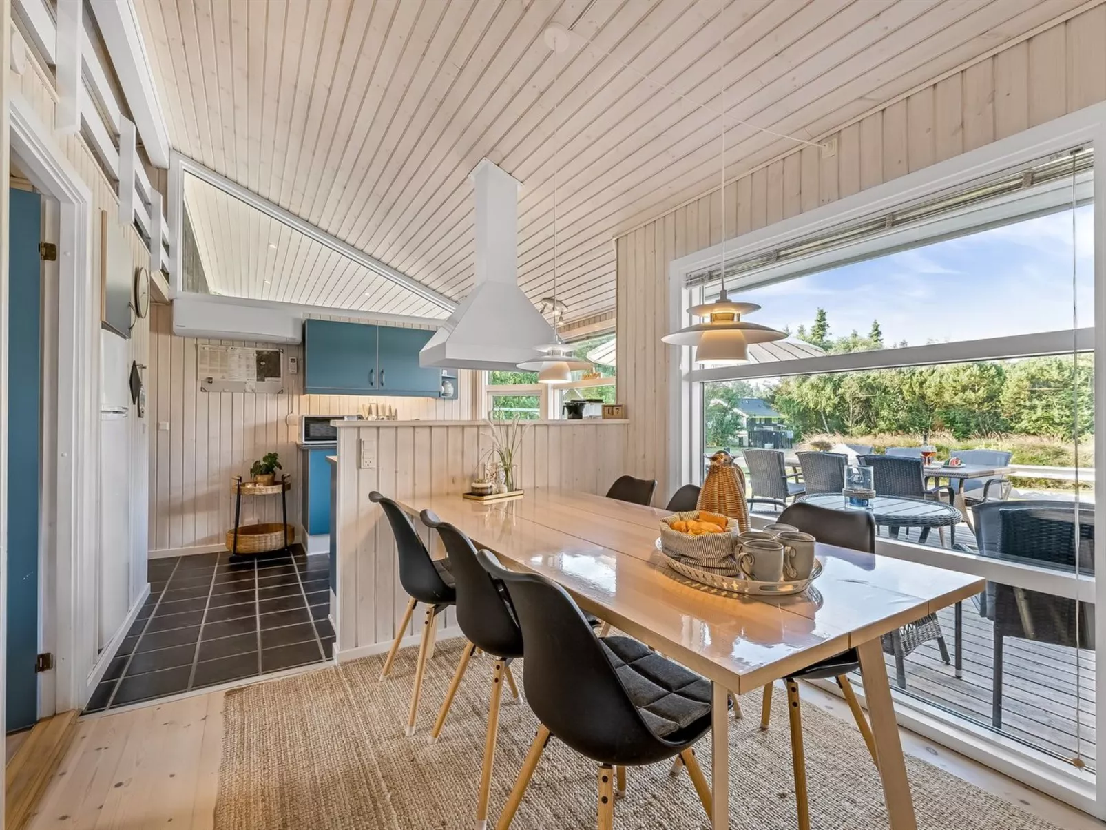 "Sviðandi" - 1.5km from the sea-Binnen