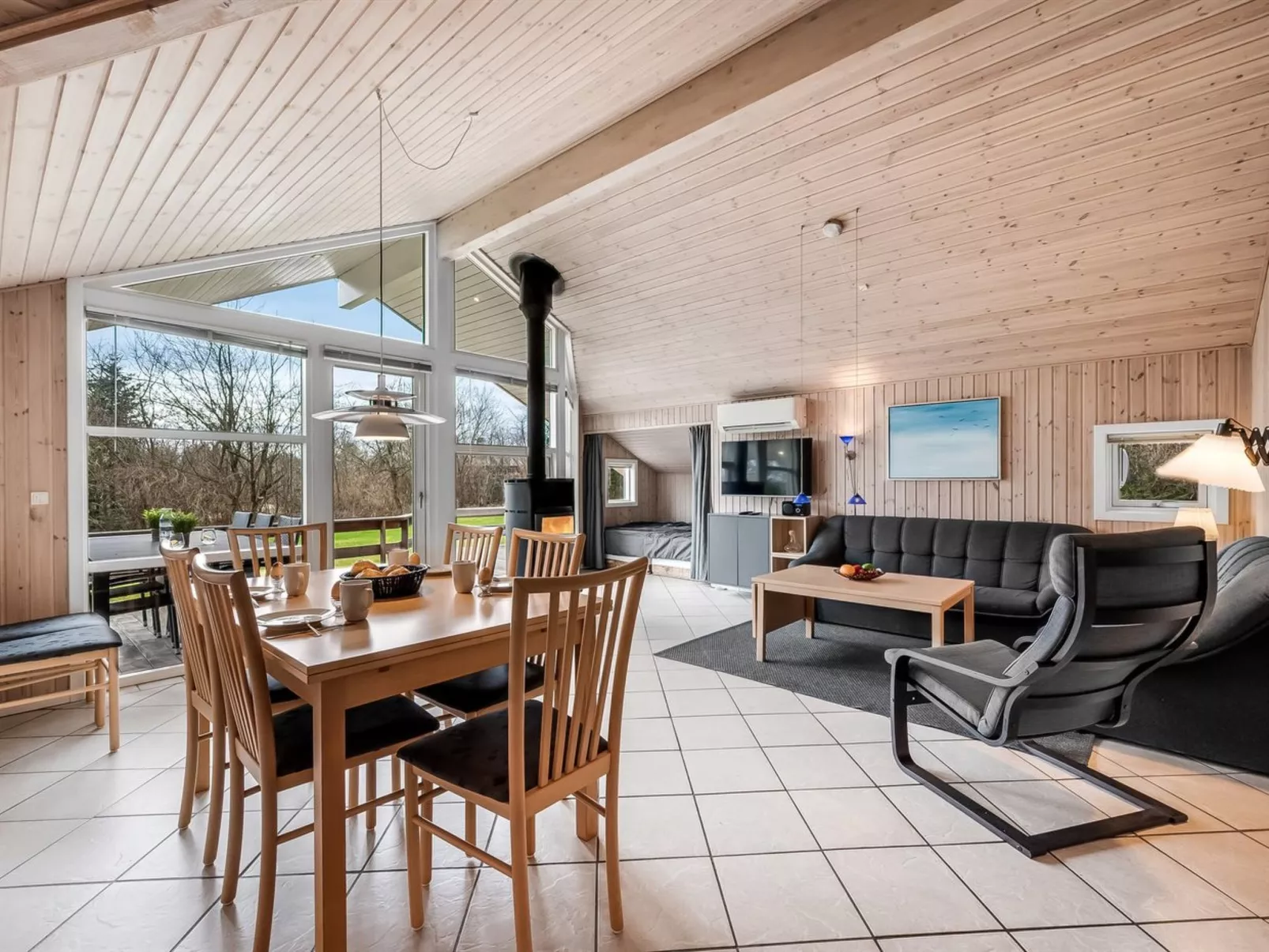 "Sesto" - 300m to the fjord-Binnen