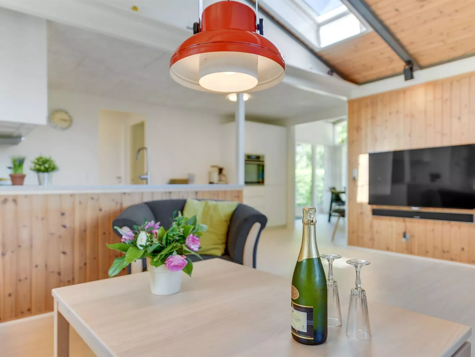 "Eriksine" - 150m from the sea-Binnen