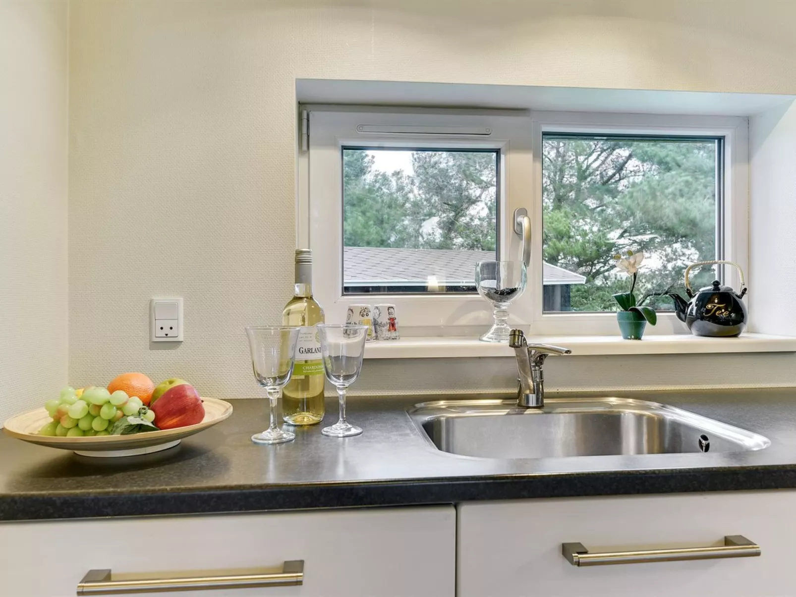 "Anethe" - 100m to the fjord-Binnen