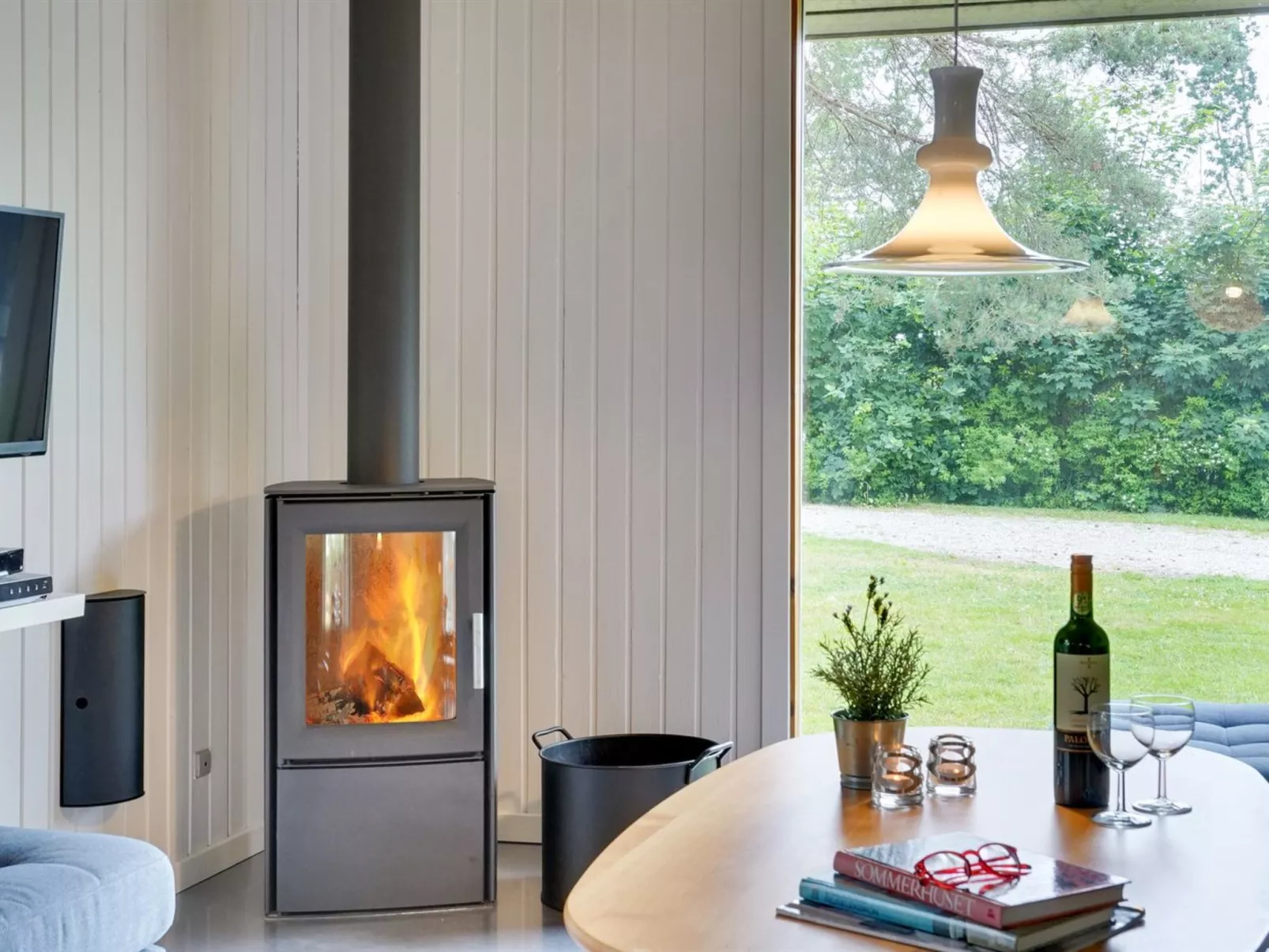 "Soraya" - 700m to the fjord-Binnen