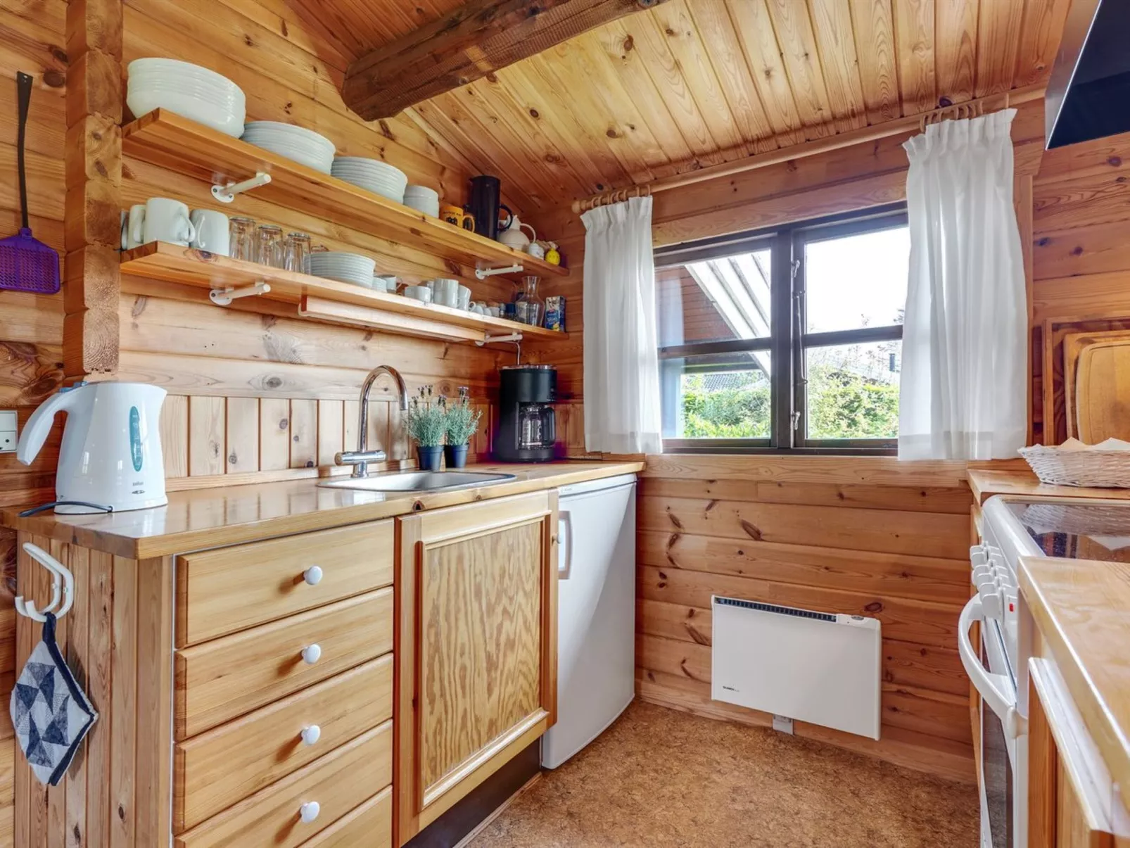 "Gudmunde" - 200m from the sea-Binnen