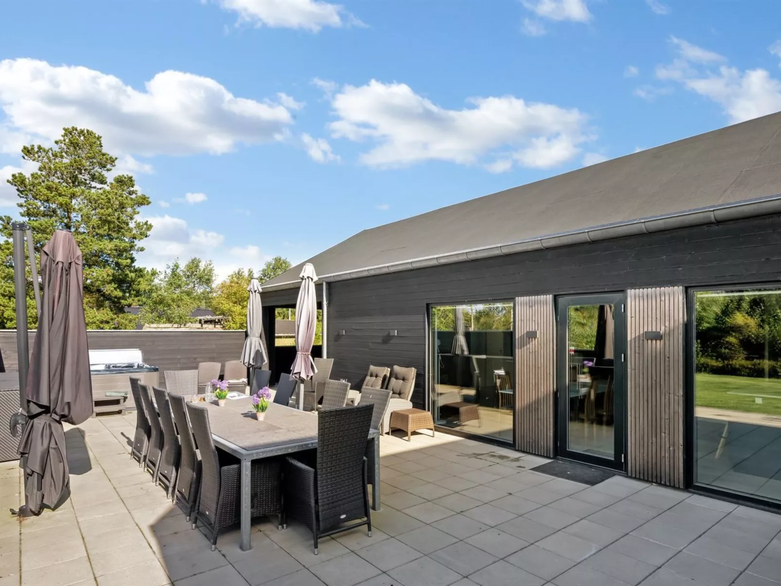 "Tinella" - 250m to the fjord-Buiten