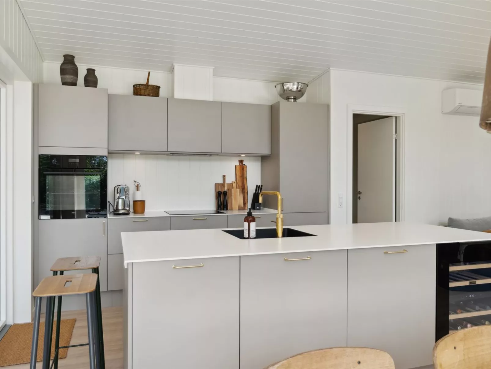 "Tinja" - 900m from the sea-Binnen