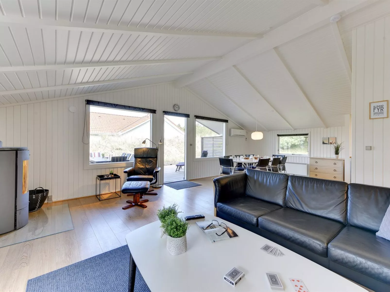 "Darina" - 1.5km from the sea-Binnen