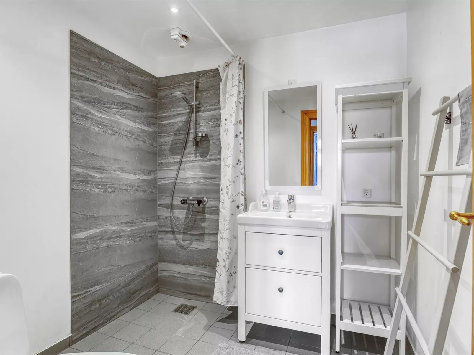 "Øthulf" - 200m from the sea-Binnen