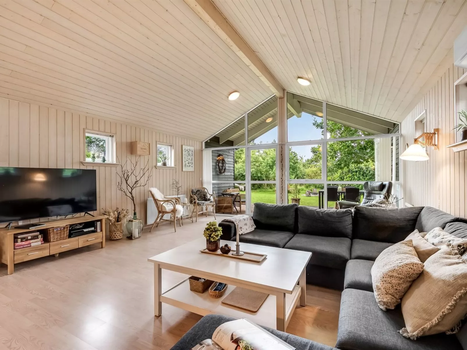 "Jarmunrek" - 400m to the fjord-Binnen