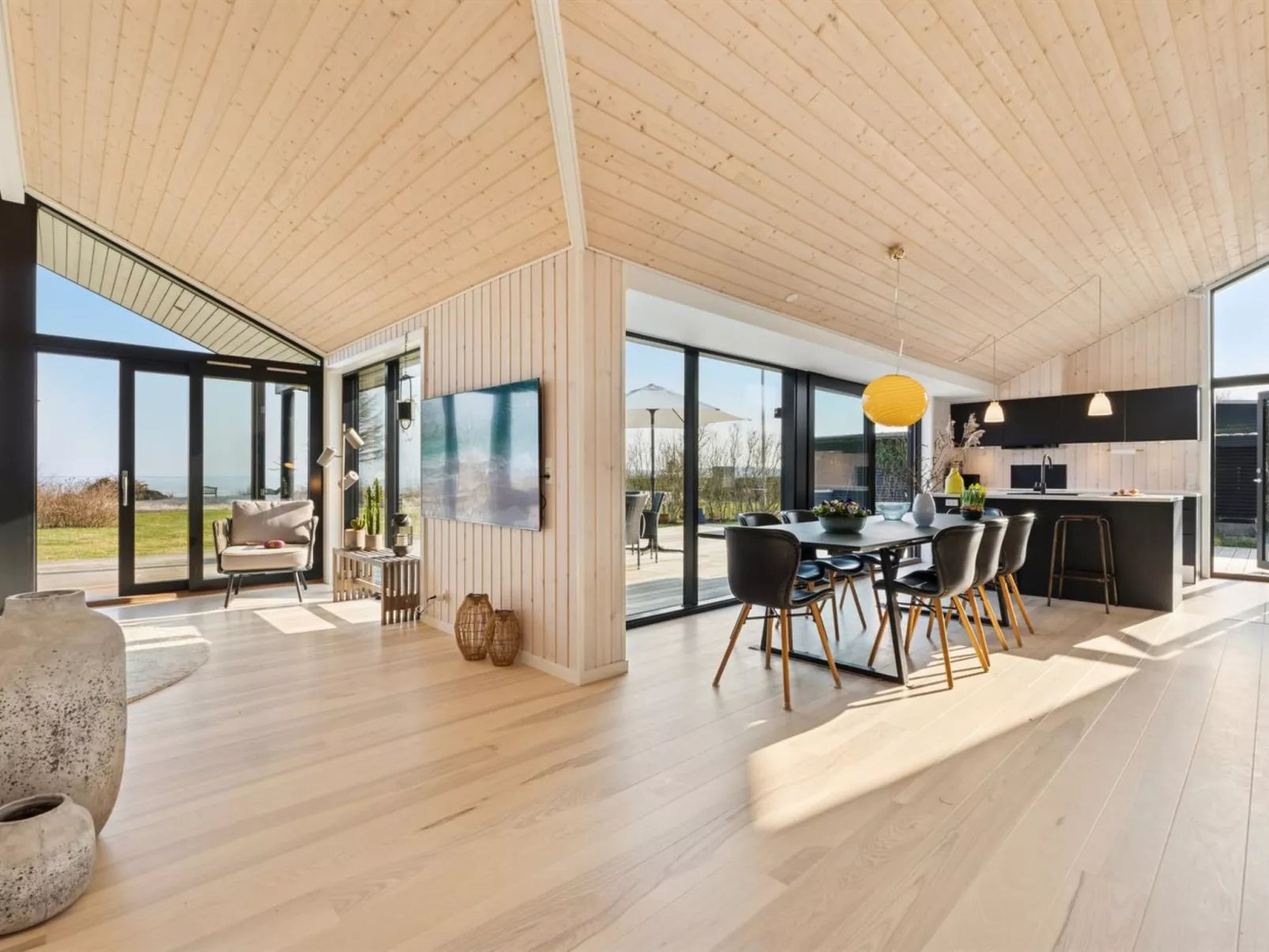 "Viveke" - 10m from the sea-Binnen