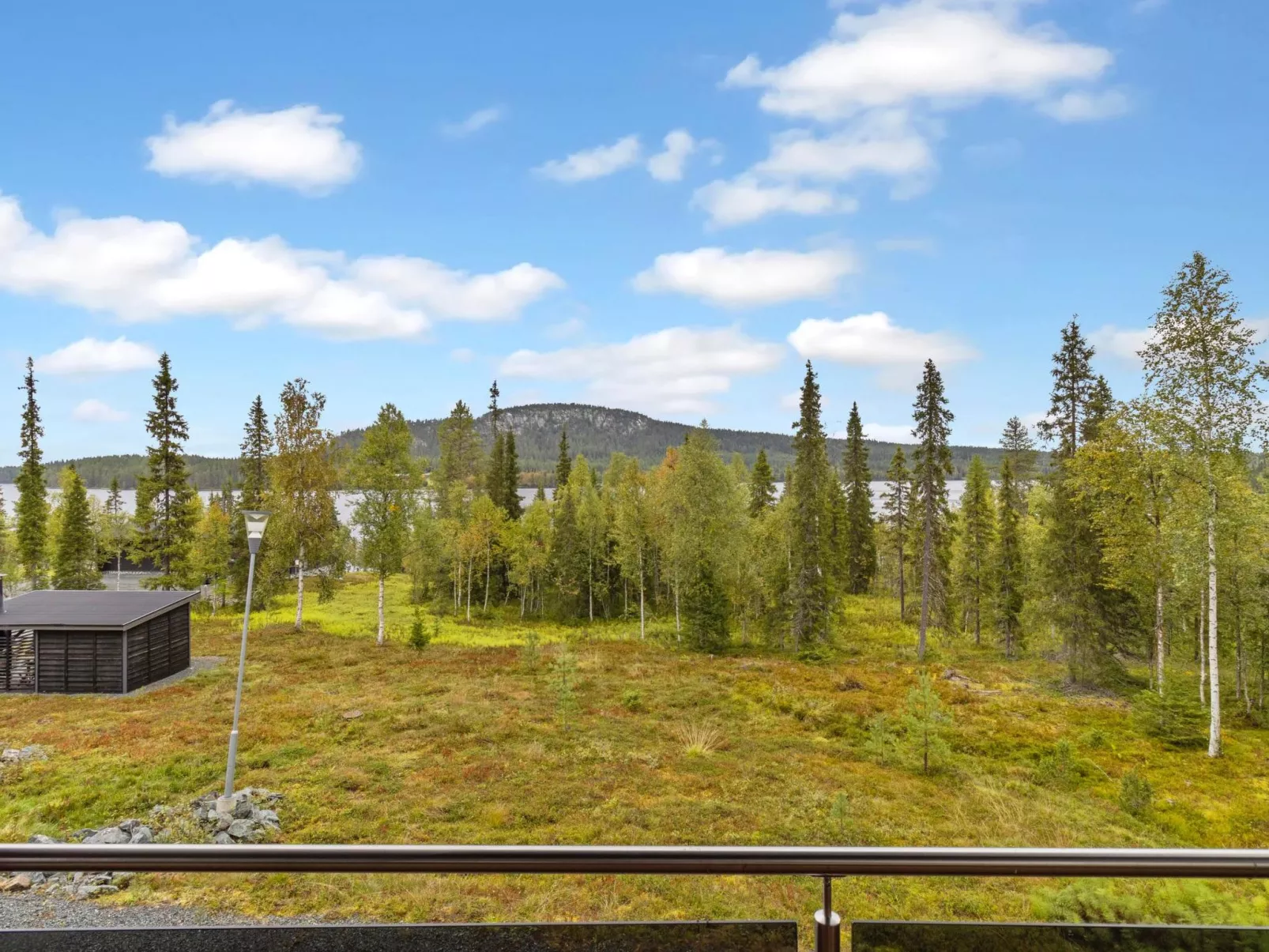 Holy lake chalet a-Binnen