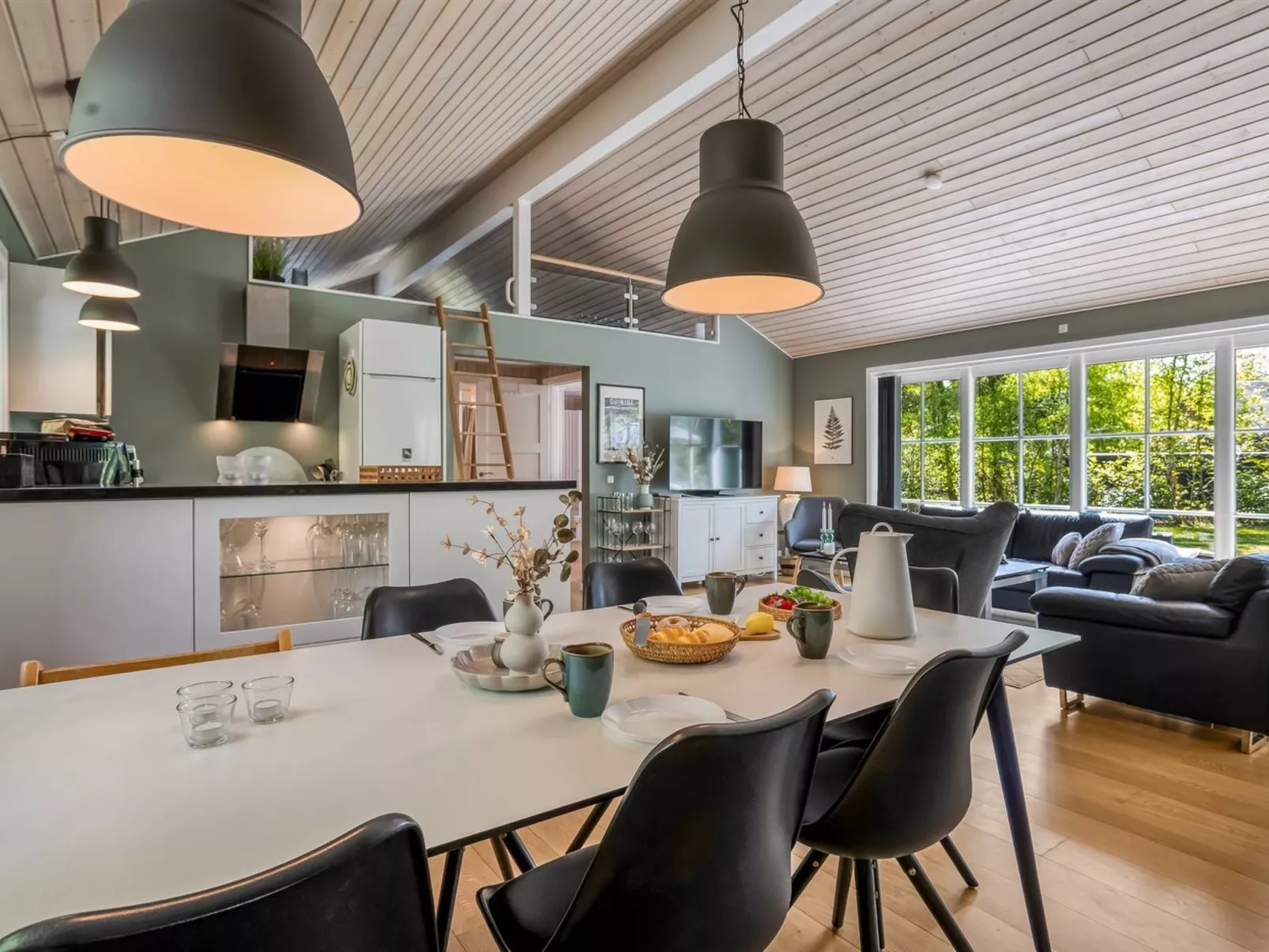 "Marlena" - 1.1km from the sea-Binnen