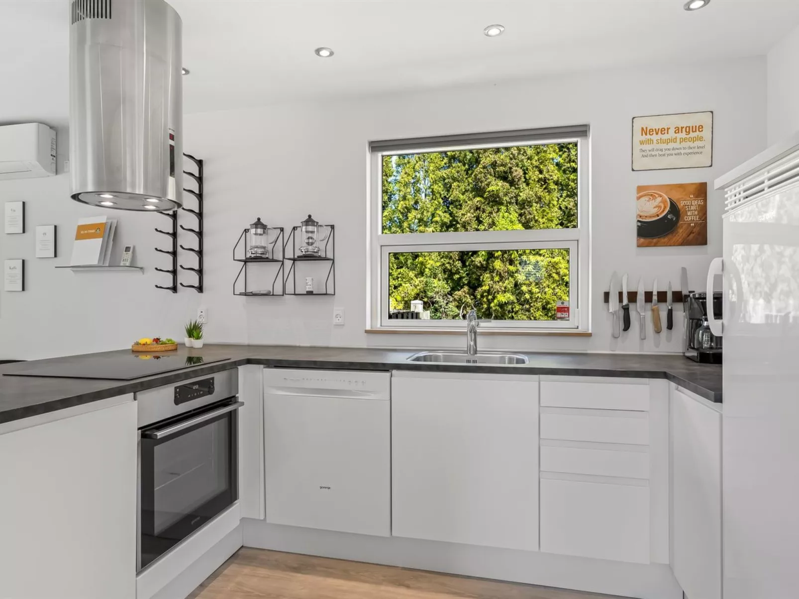 "Agneta" - 1km from the sea-Binnen