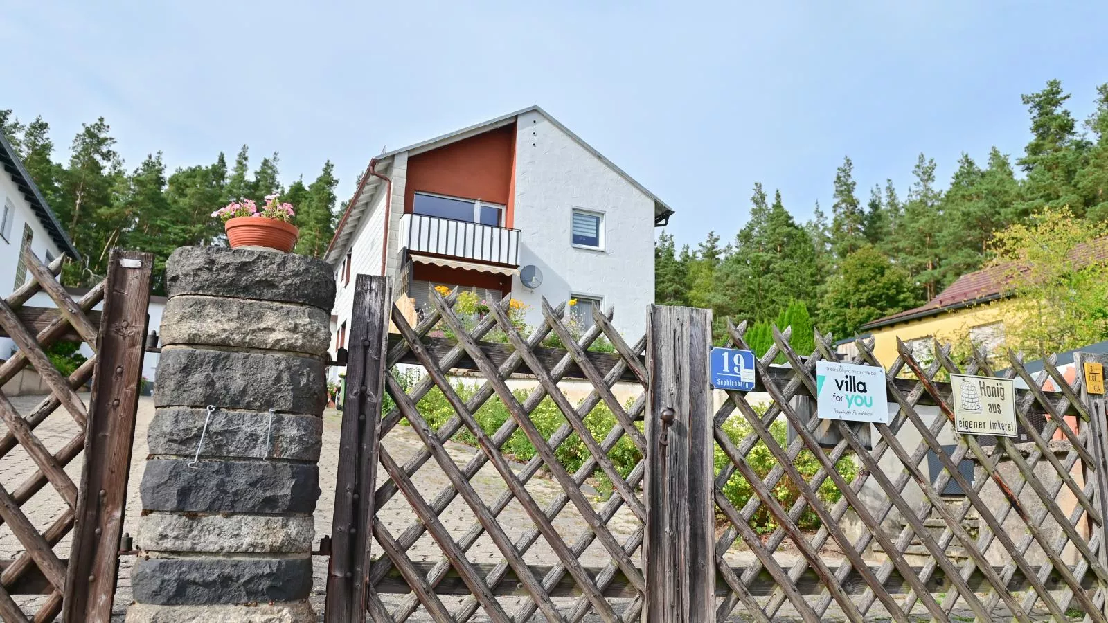 Bärenhöhle-Buitenkant zomer