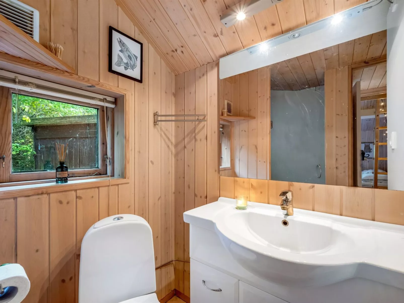 "Elea" - 450m to the fjord-Binnen