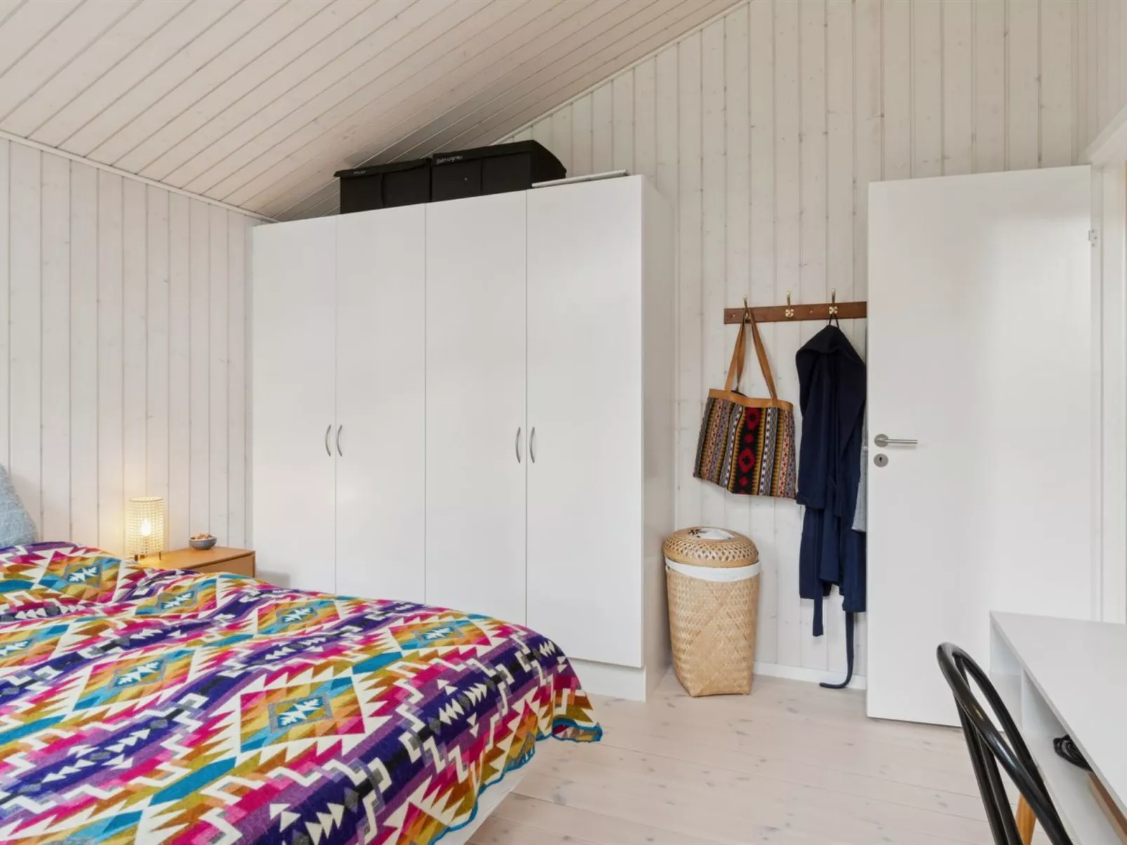 "Ovine" - 1.2km to the fjord-Binnen