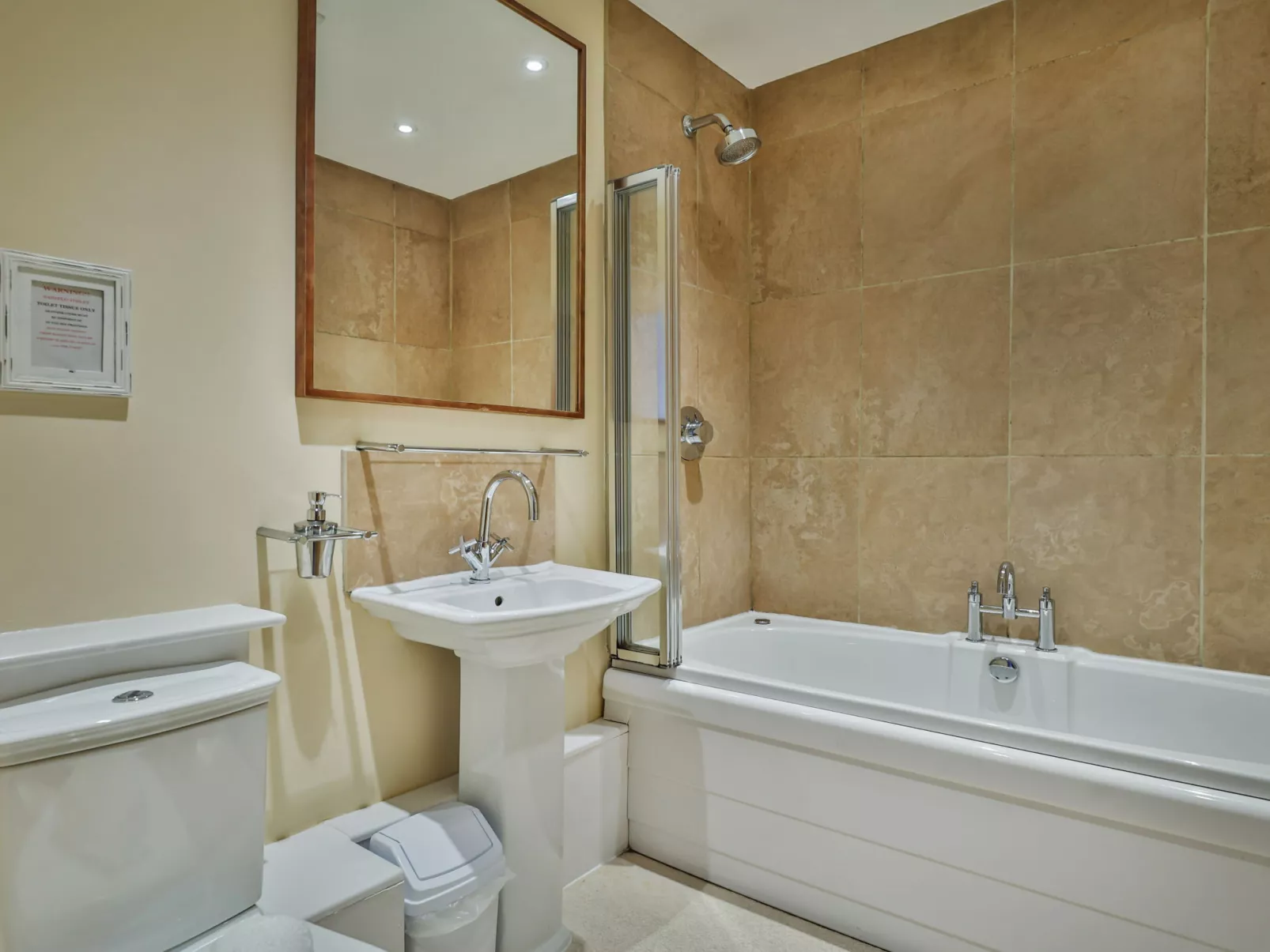 Adventure House-Binnen