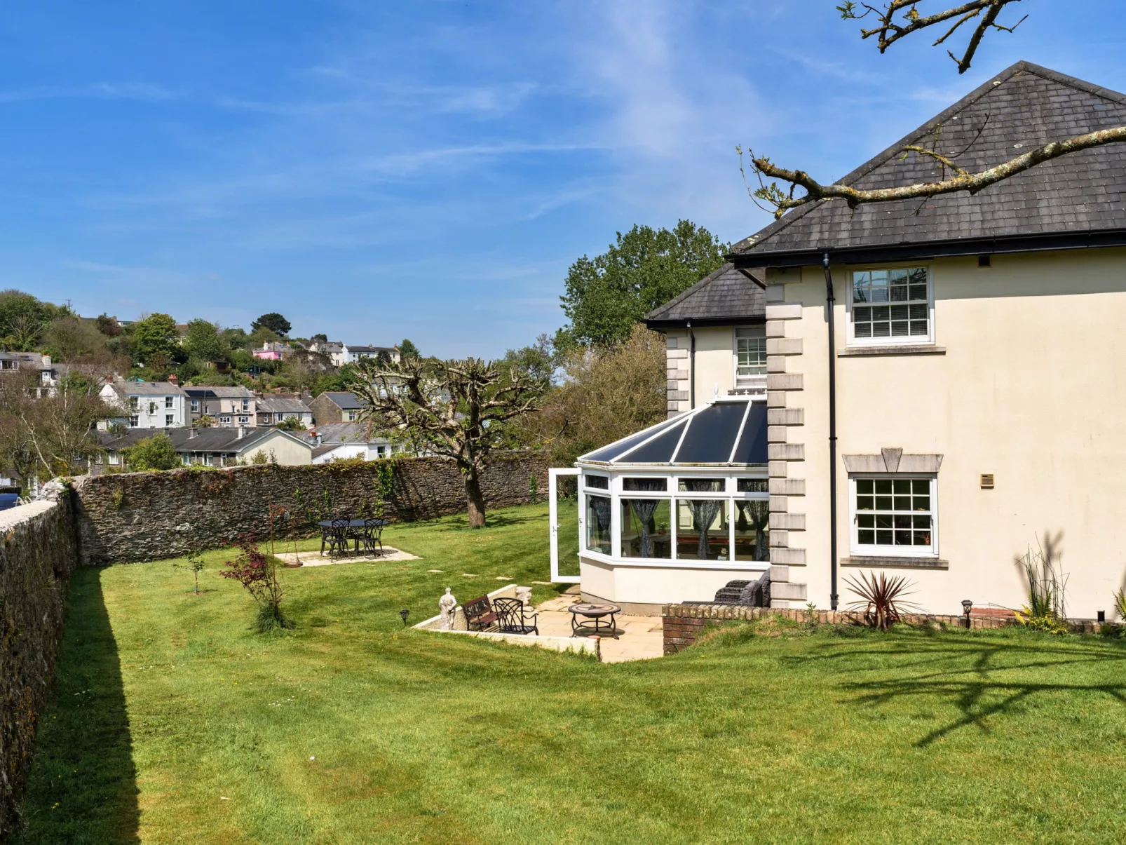 Nicely Tucked Away Cottage-Buiten