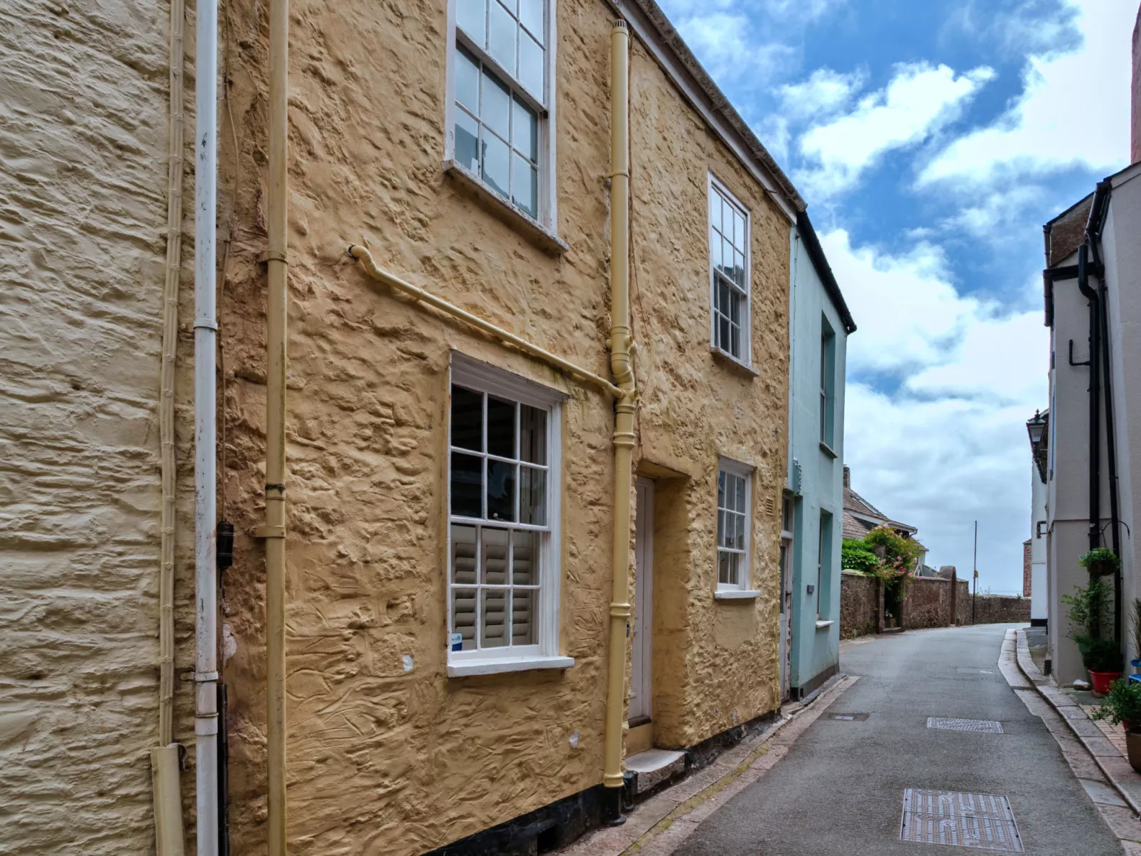 April Cottage-Binnen