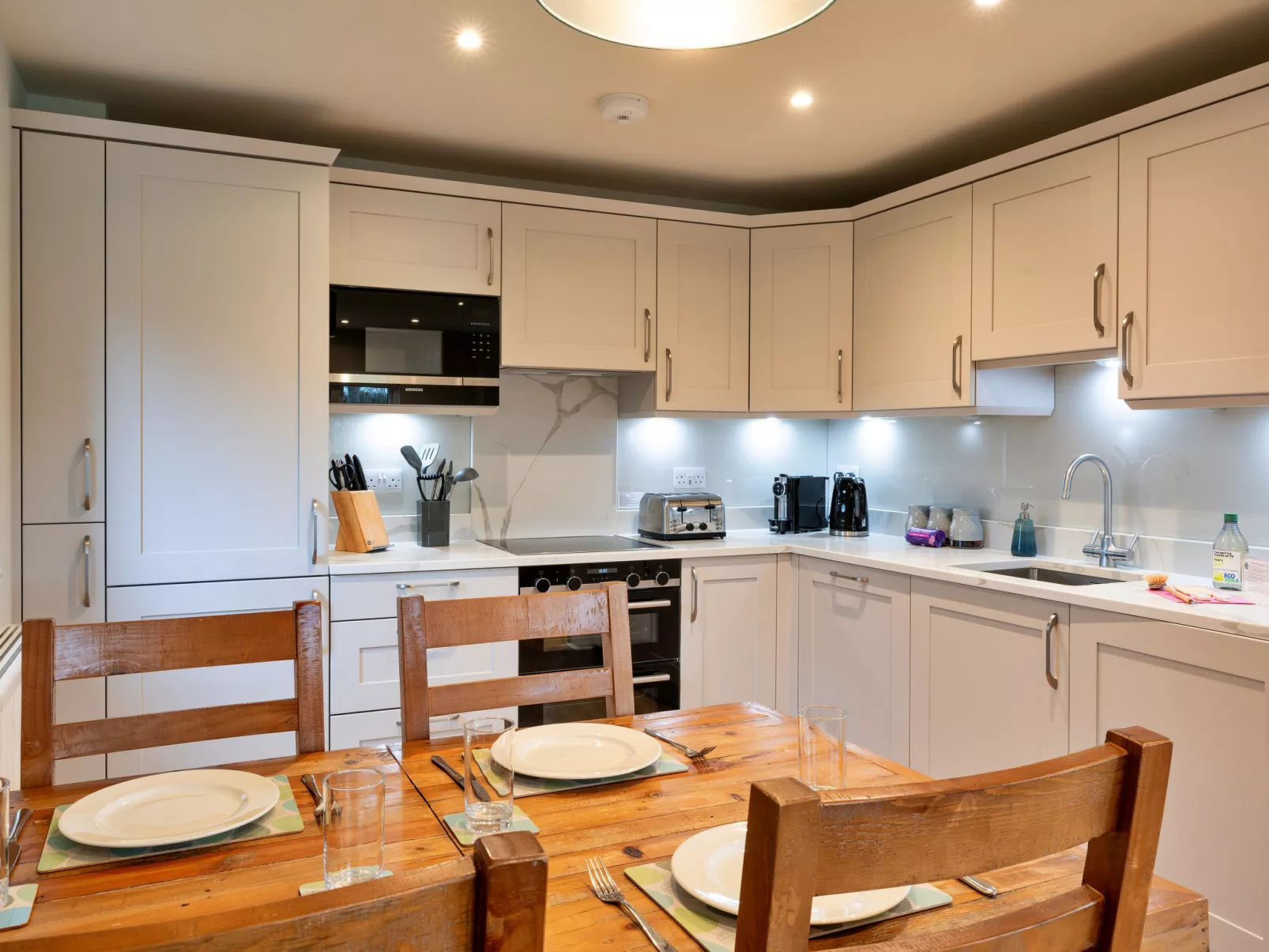 Acorn Cottage-Binnen