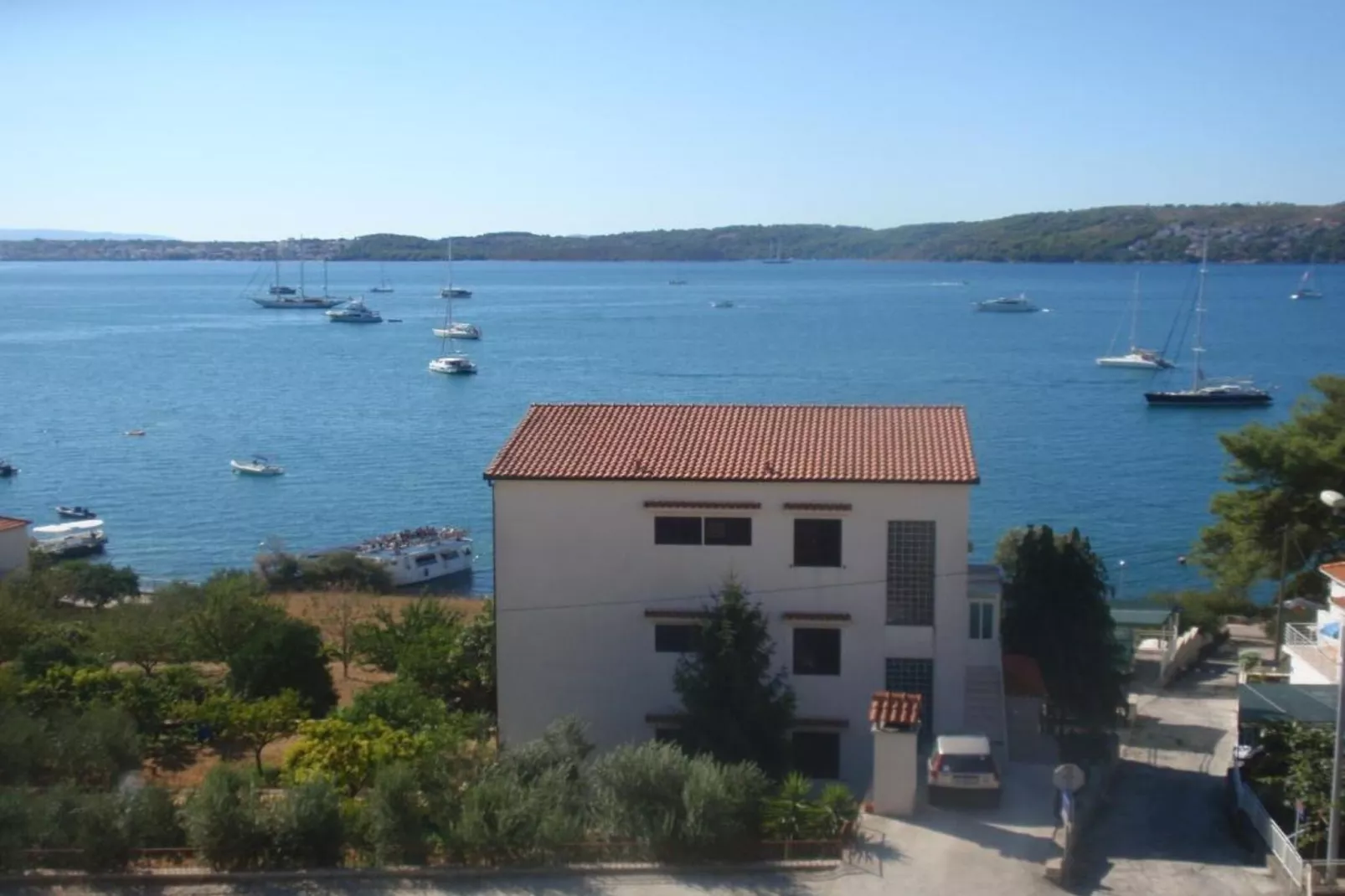 Apartment Libe with Sea View Trogir - Two Bedroom Apartment with Balcony-Buitenlucht