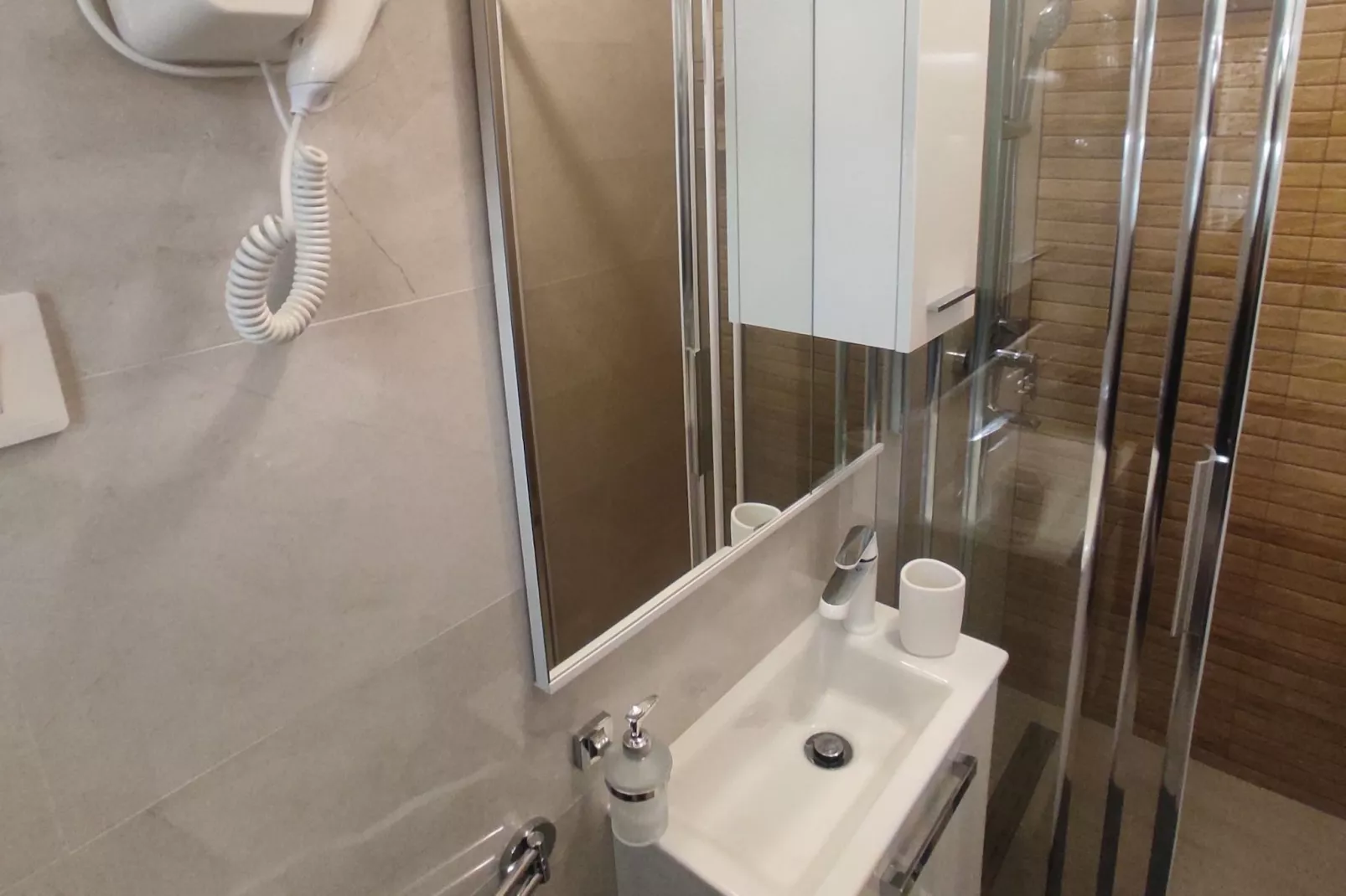 Room Porat 2 with Private Terrace - Double Bedroom with Private Terrace-Badkamer