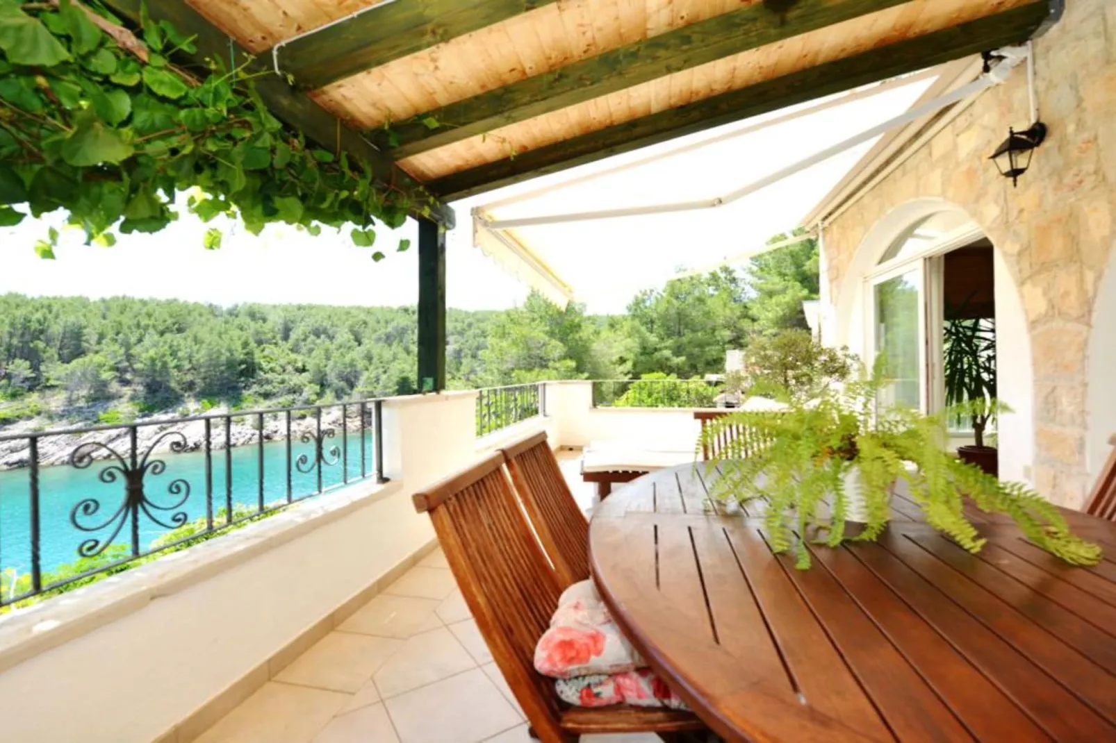 Two-Bedroom Apartment (Maslina)-Terras