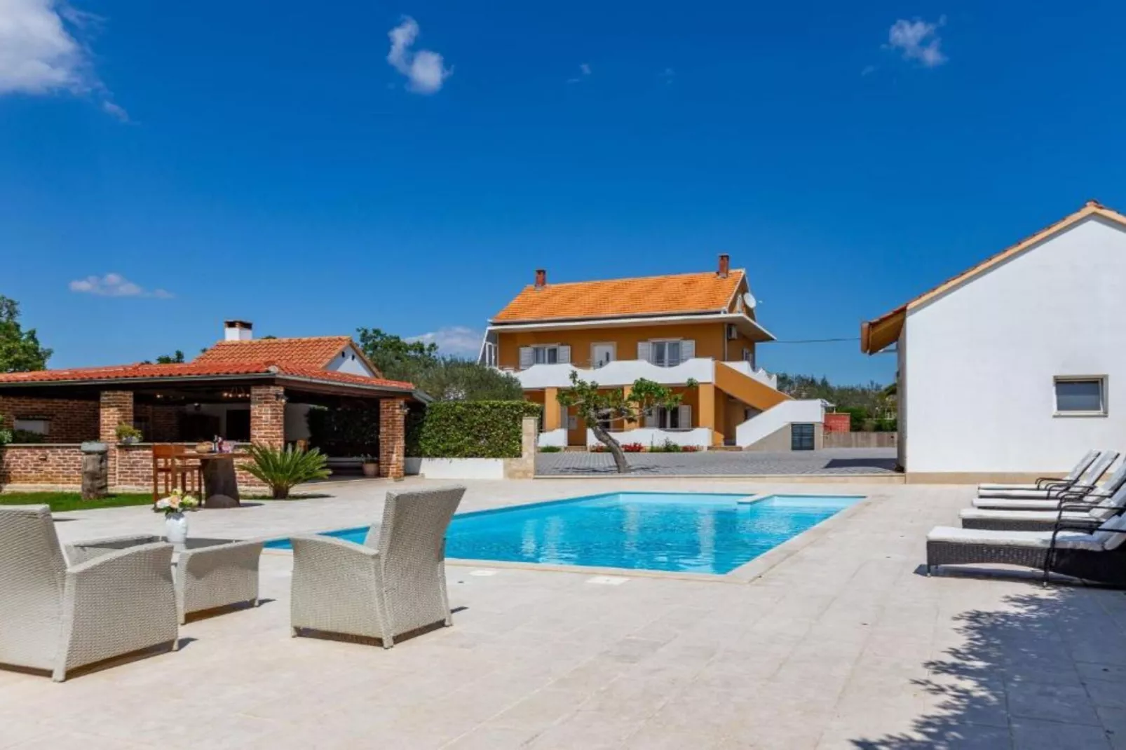 Peaceful Murvica Villa Pool, Garden, and Modern Comfort - Two Bedroom Holiday Home with Private Pool-Zwembad