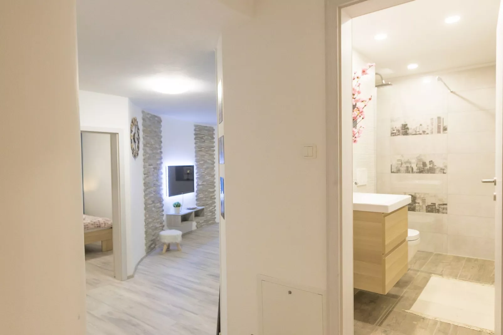 Downtown Koper Spacious Apartment with Balcony - Two Bedroom Apartment with Balcony-Binnen
