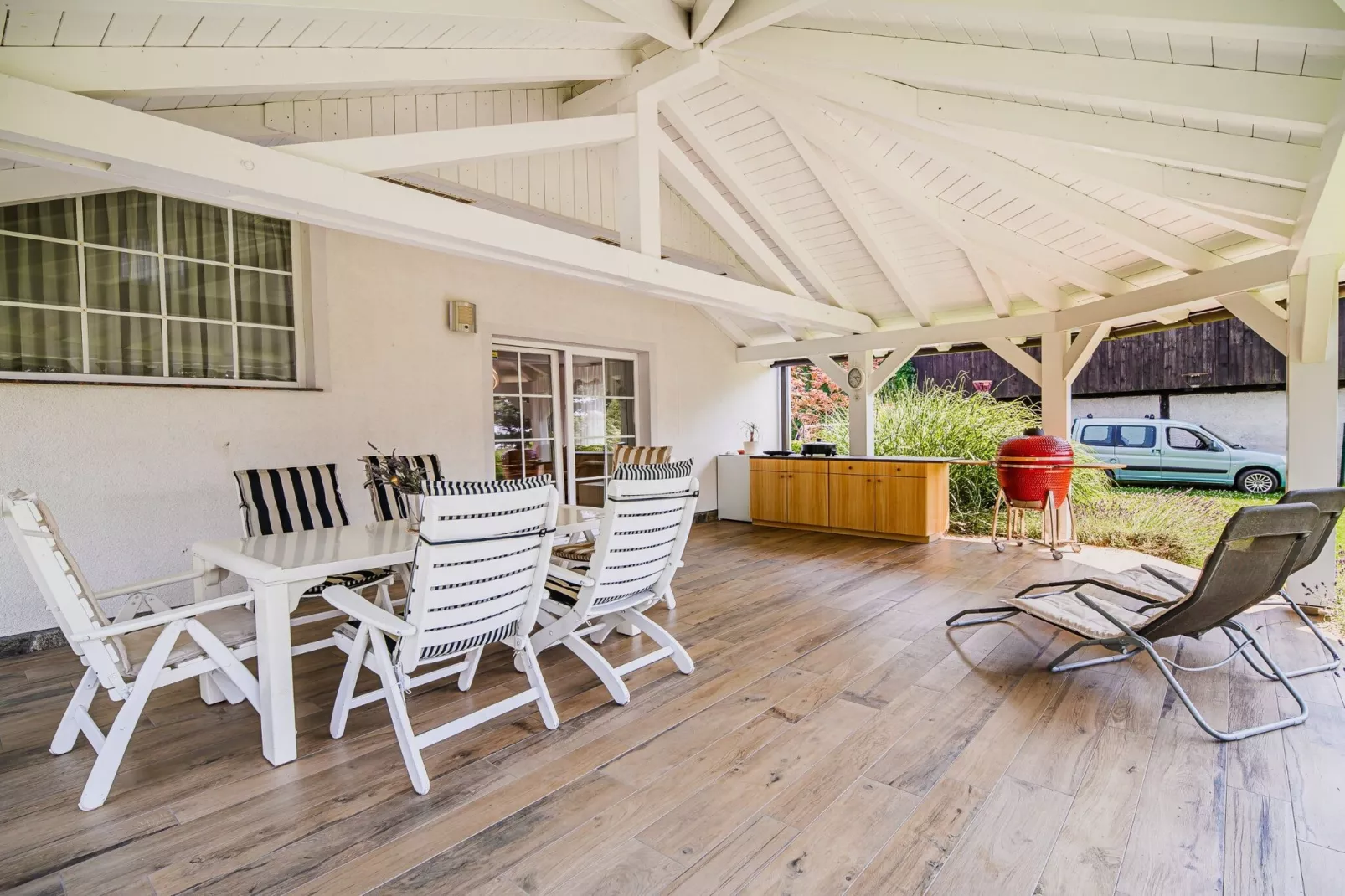 Stunning Rural Holiday Home with Garden and BBQ -  Four Bedroom Holiday Home-Buitenlucht