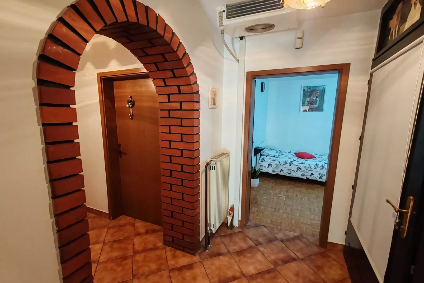 Brezovica Spacious Family-Friendy Apartment - Two Bedroom Apartment with Balcony-Binnen
