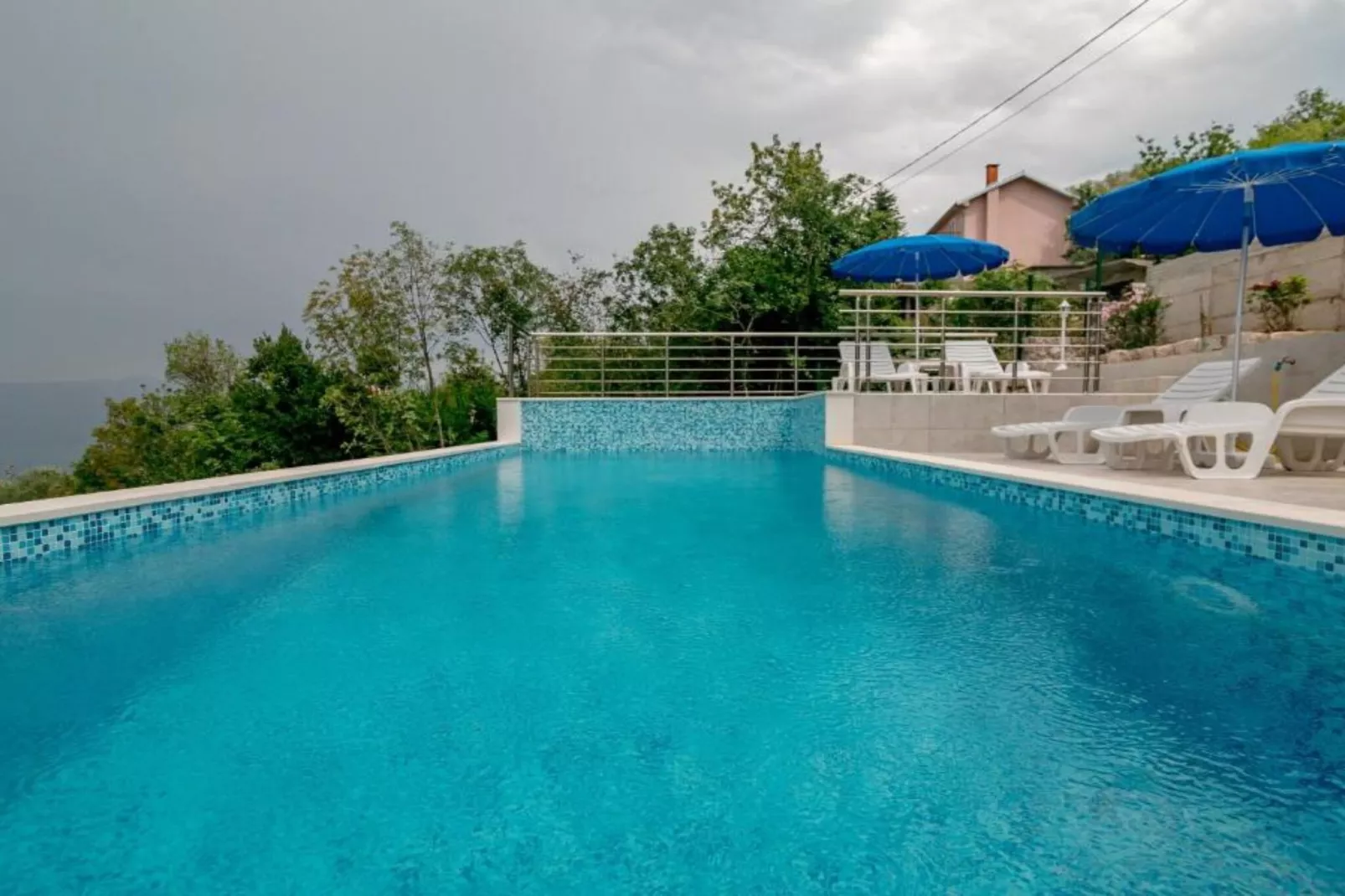 Tranquil Retreat with Private Pool in Lustica Bay - One Bedroom Apartment with Balcony and Sea View 2-Zwembad