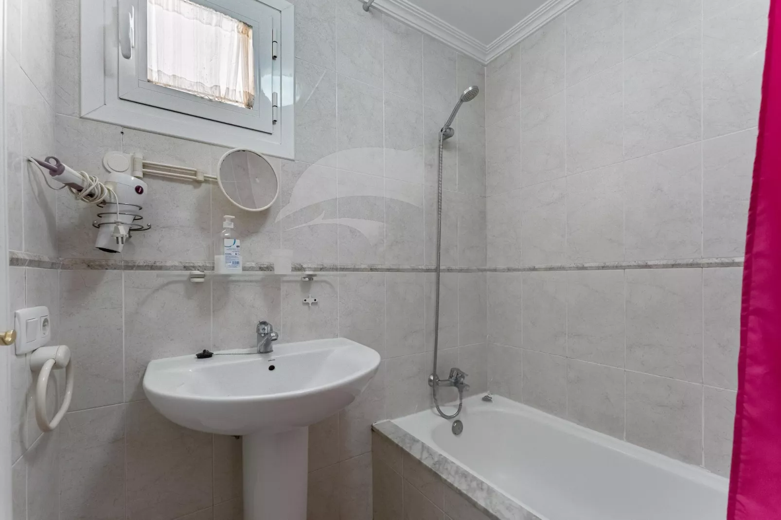 Delfin 14 Vista Jardin 2d-Badkamer