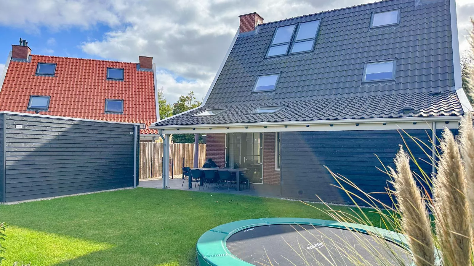 Dune Deluxe 81-Buitenkant zomer