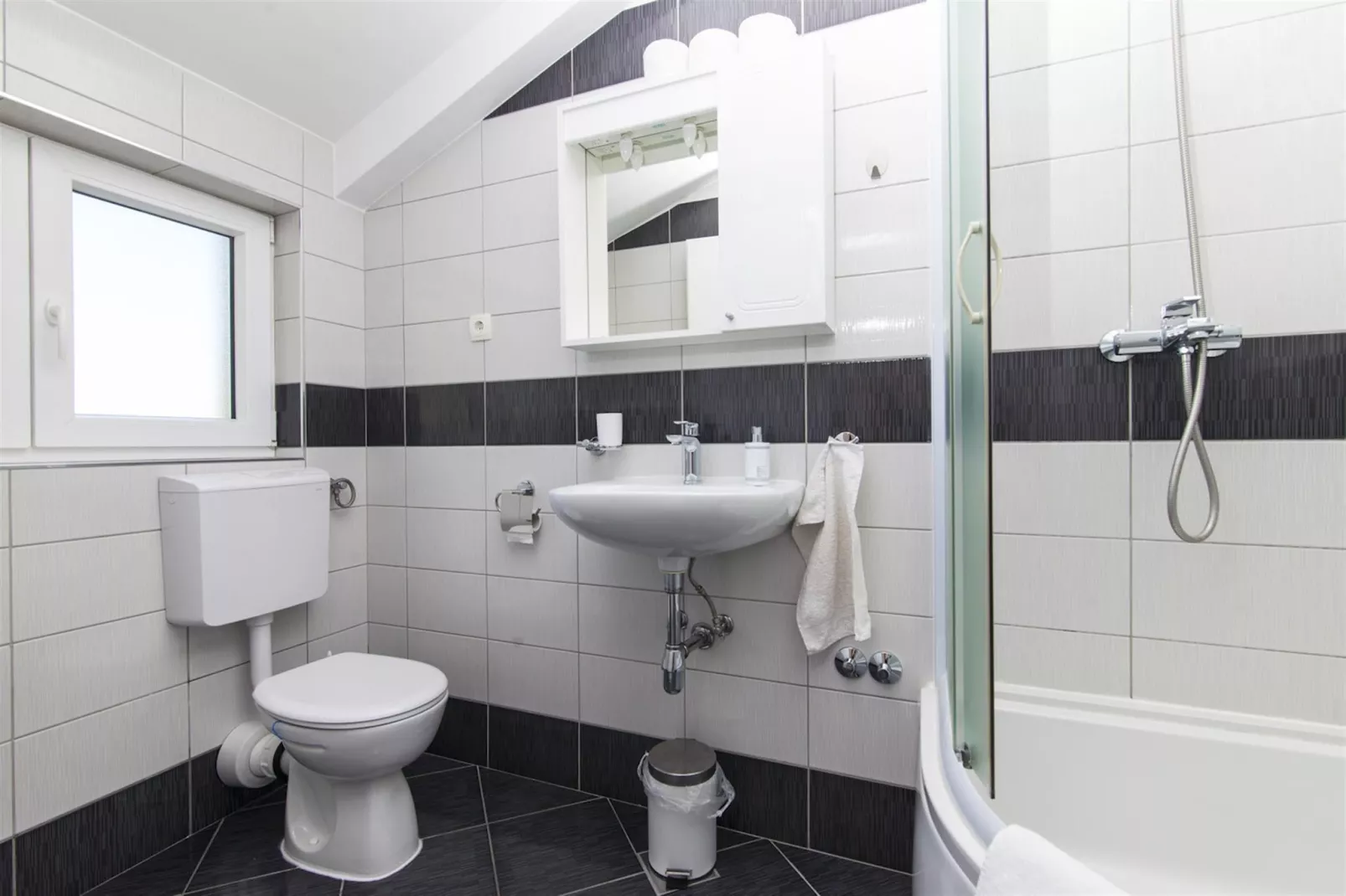 Sea view Villa Brodarica-Badkamer