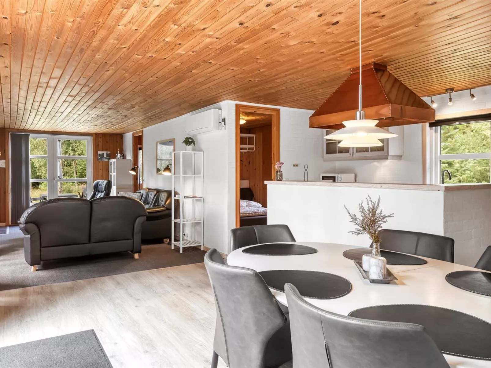 "Troen" - 3.8km from the sea-Binnen