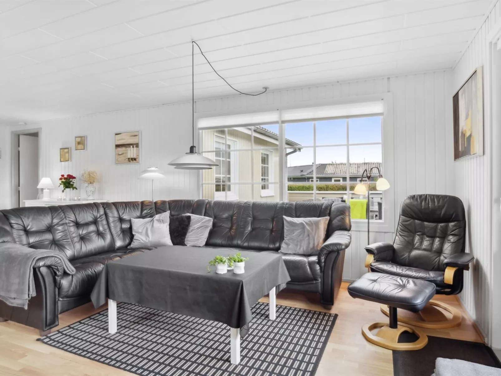 "Haralda" - 300m from the sea-Binnen