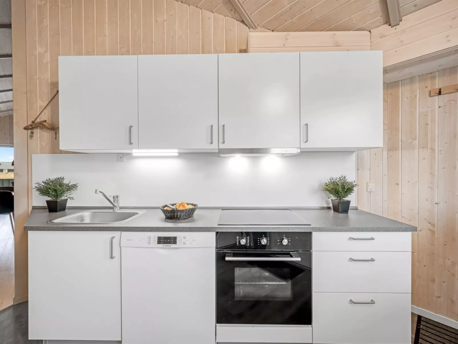 "Estella" - 500m to the fjord-Binnen