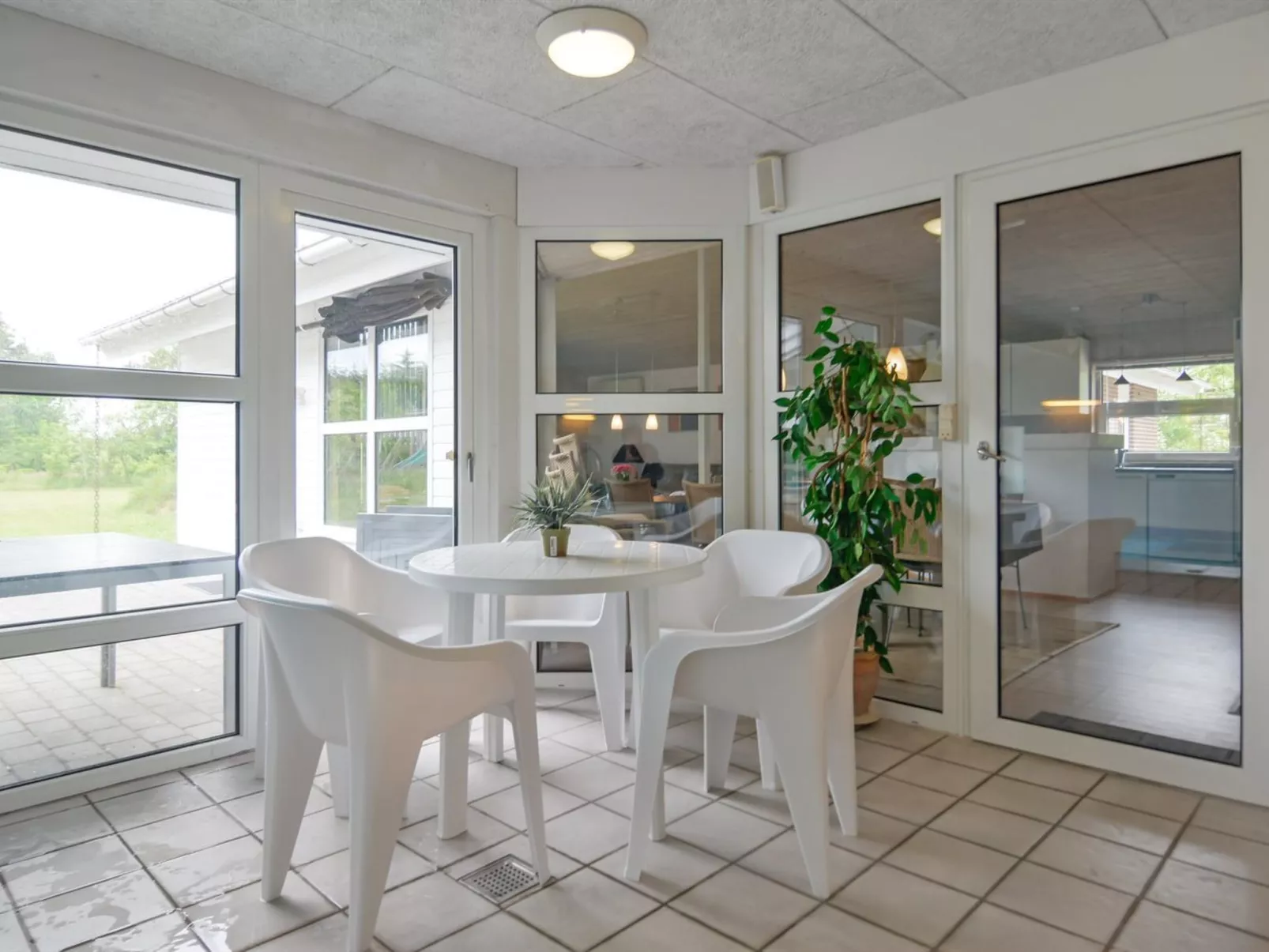 "Rudy" - 900m to the fjord-Buiten