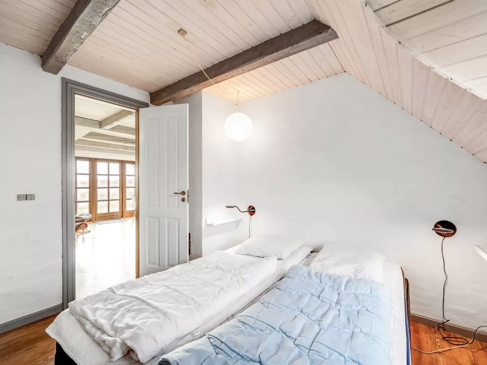 "Vangja" - 700m to the fjord-Binnen