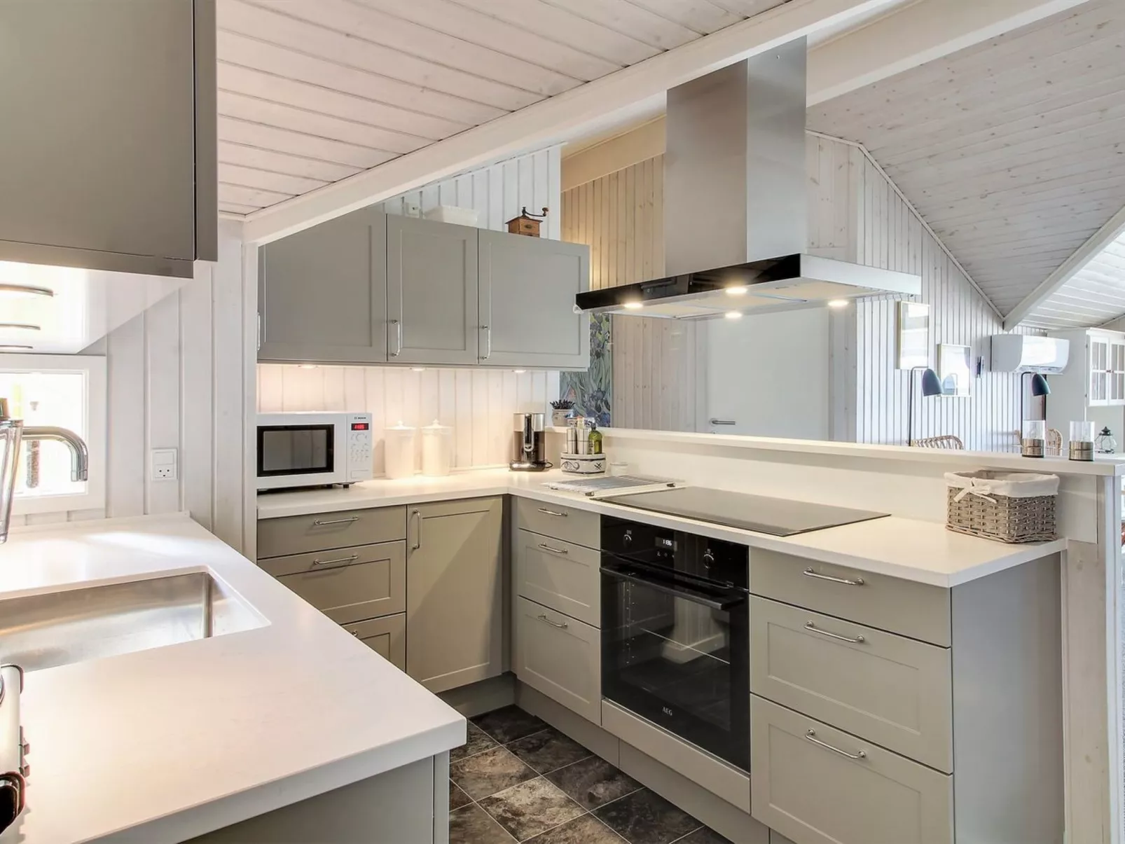 "Thrond" - 200m from the sea-Binnen