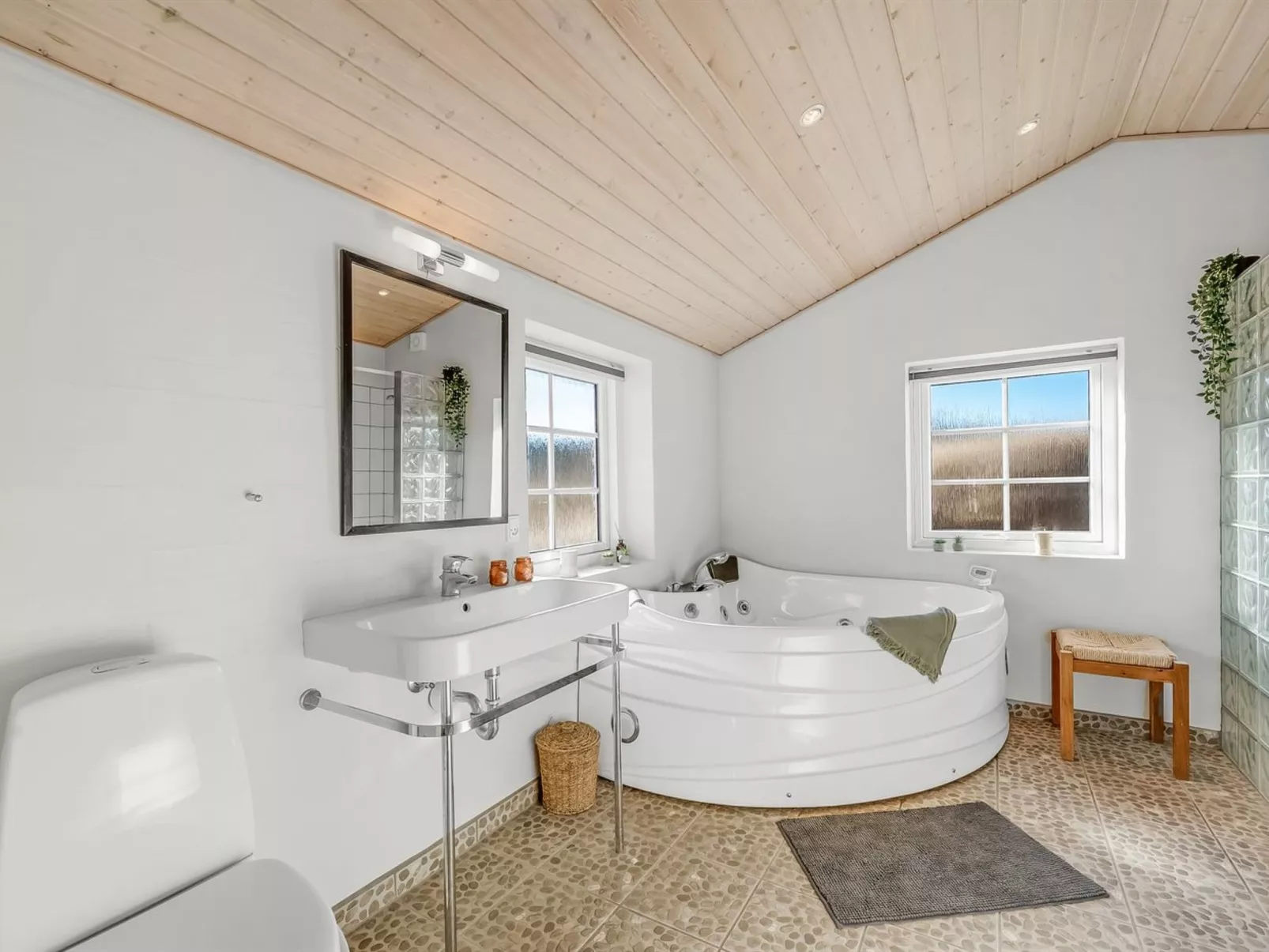 "Hærulf" - 300m from the sea-Binnen