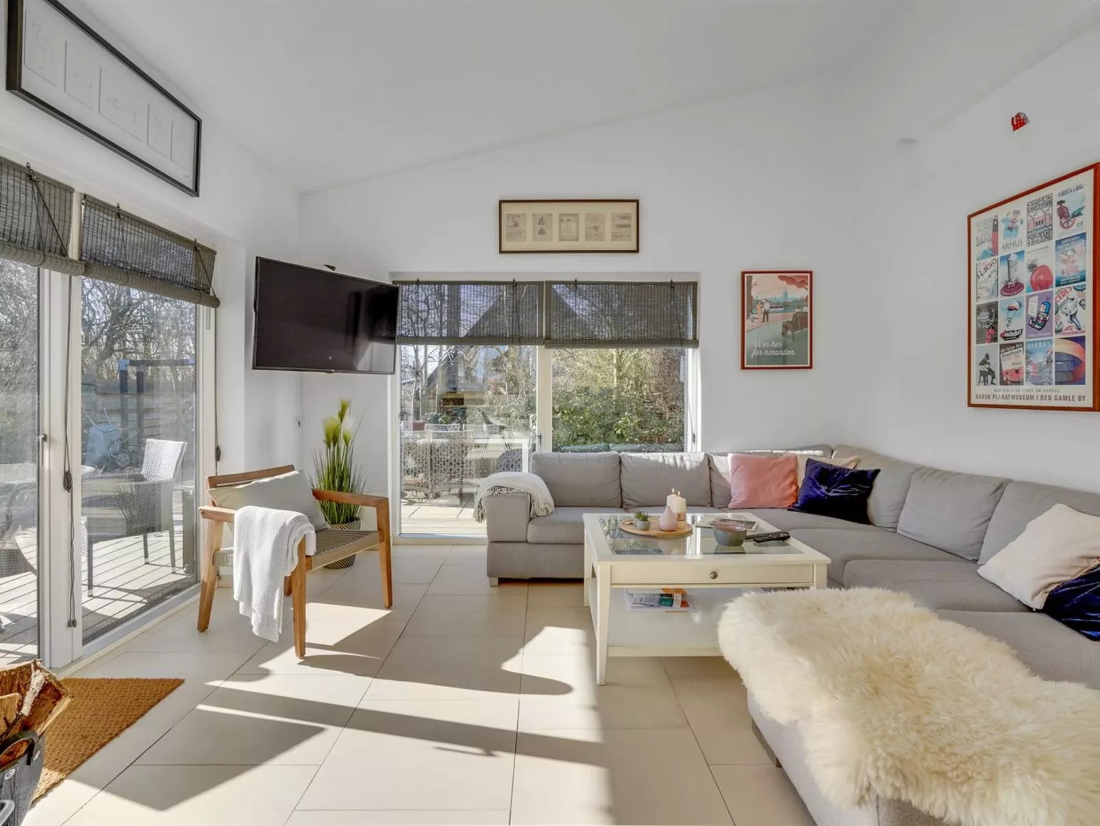 "Biorn" - 70m from the sea-Binnen