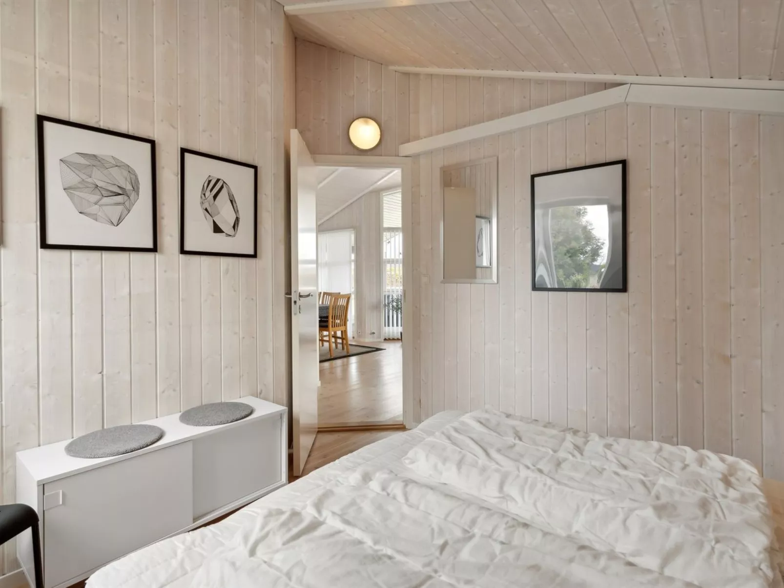 "Arnod" - 400m from the sea-Binnen