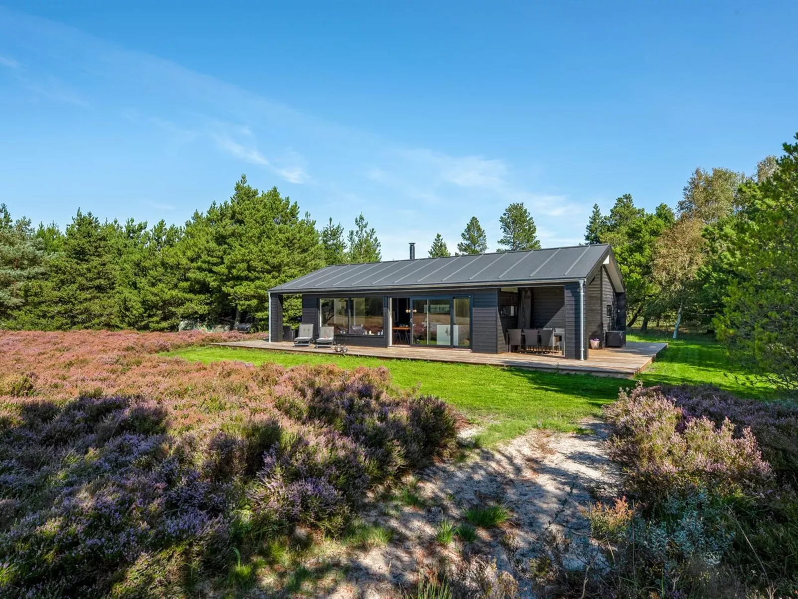 "Tea" - 2.7km from the sea-Buiten