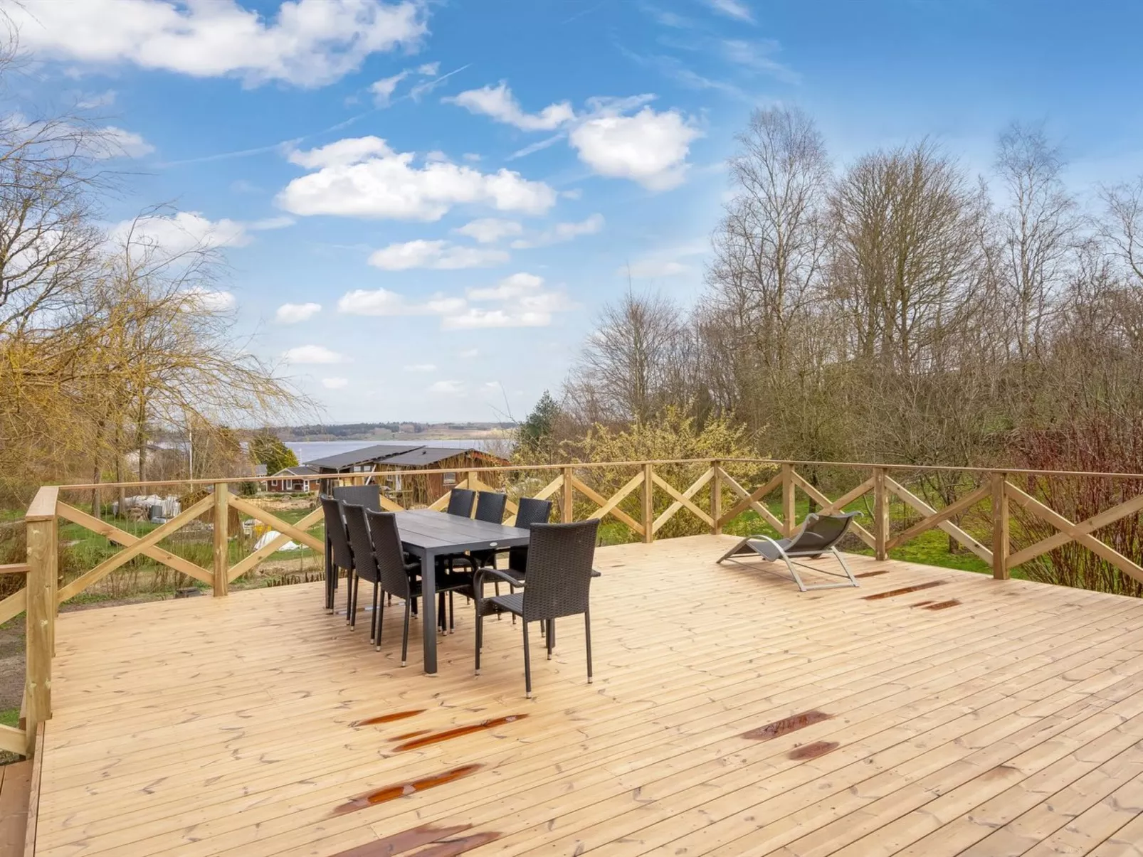 "Self" - 400m to the fjord-Buiten